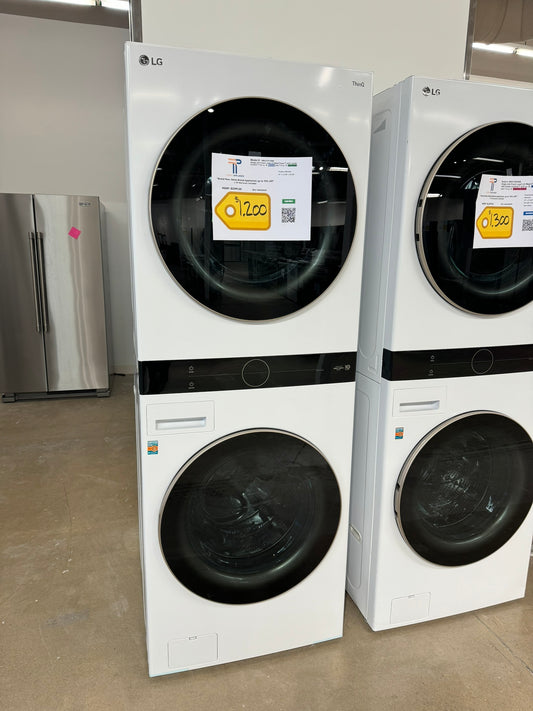 GORGEOUS NEW WHITE LG WASHTOWER GAS DRYER LAUNDRY SET MODEL: WKG101HWA WAS10061R