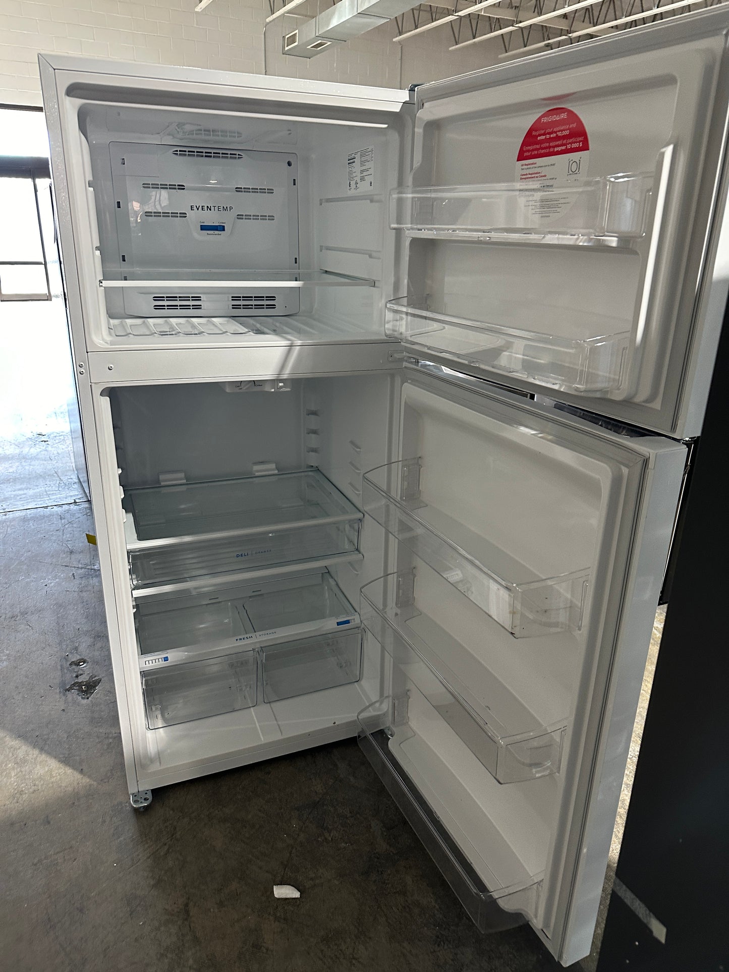 Brand New Frigidaire - 20 Cu. Ft. Top Freezer Refrigerator - White MODEL: FFHT2045VW REF13766S