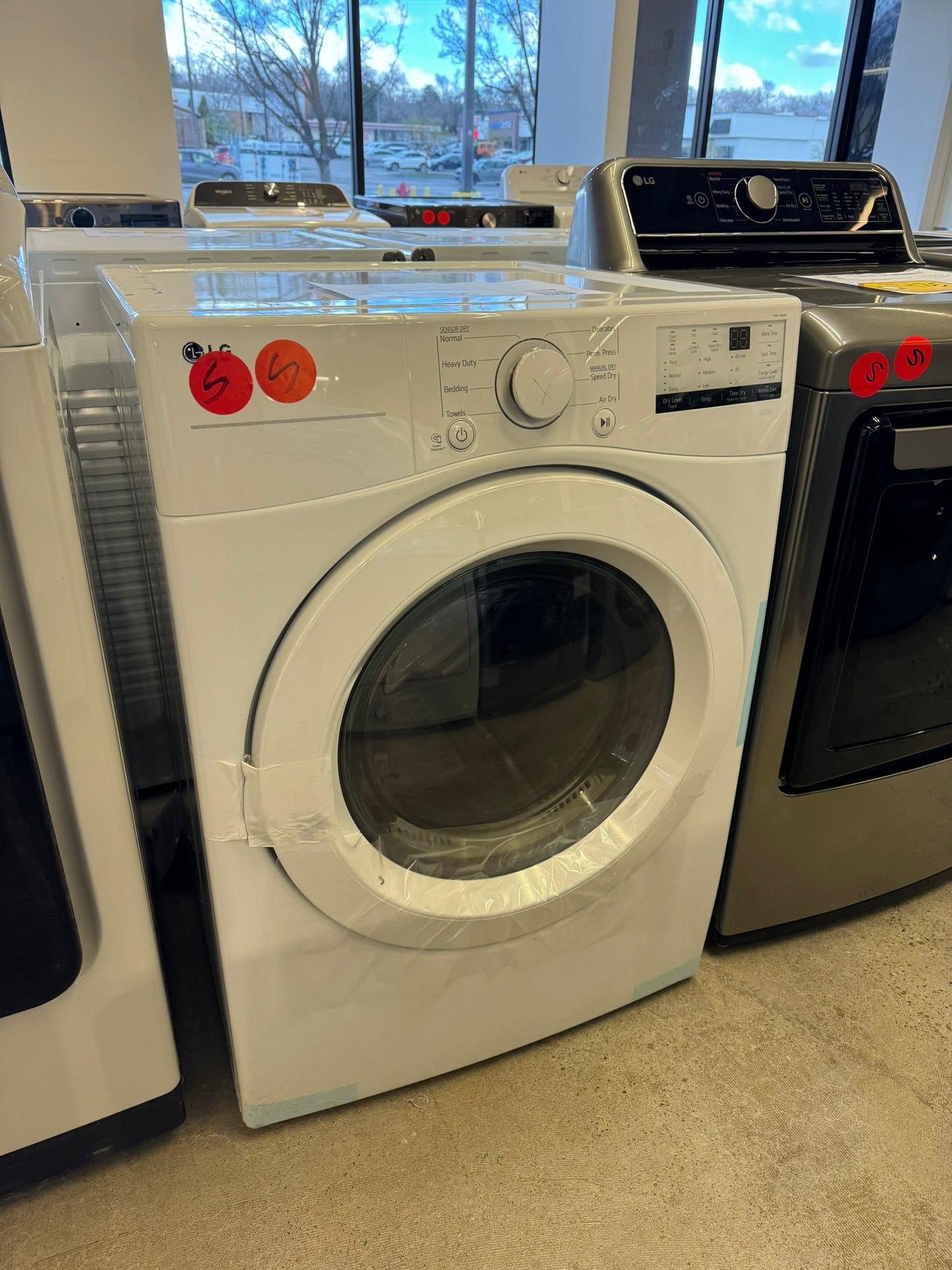 STACKABLE LG ELECTRIC DRYER MODEL: DLE3400W DRY10089R