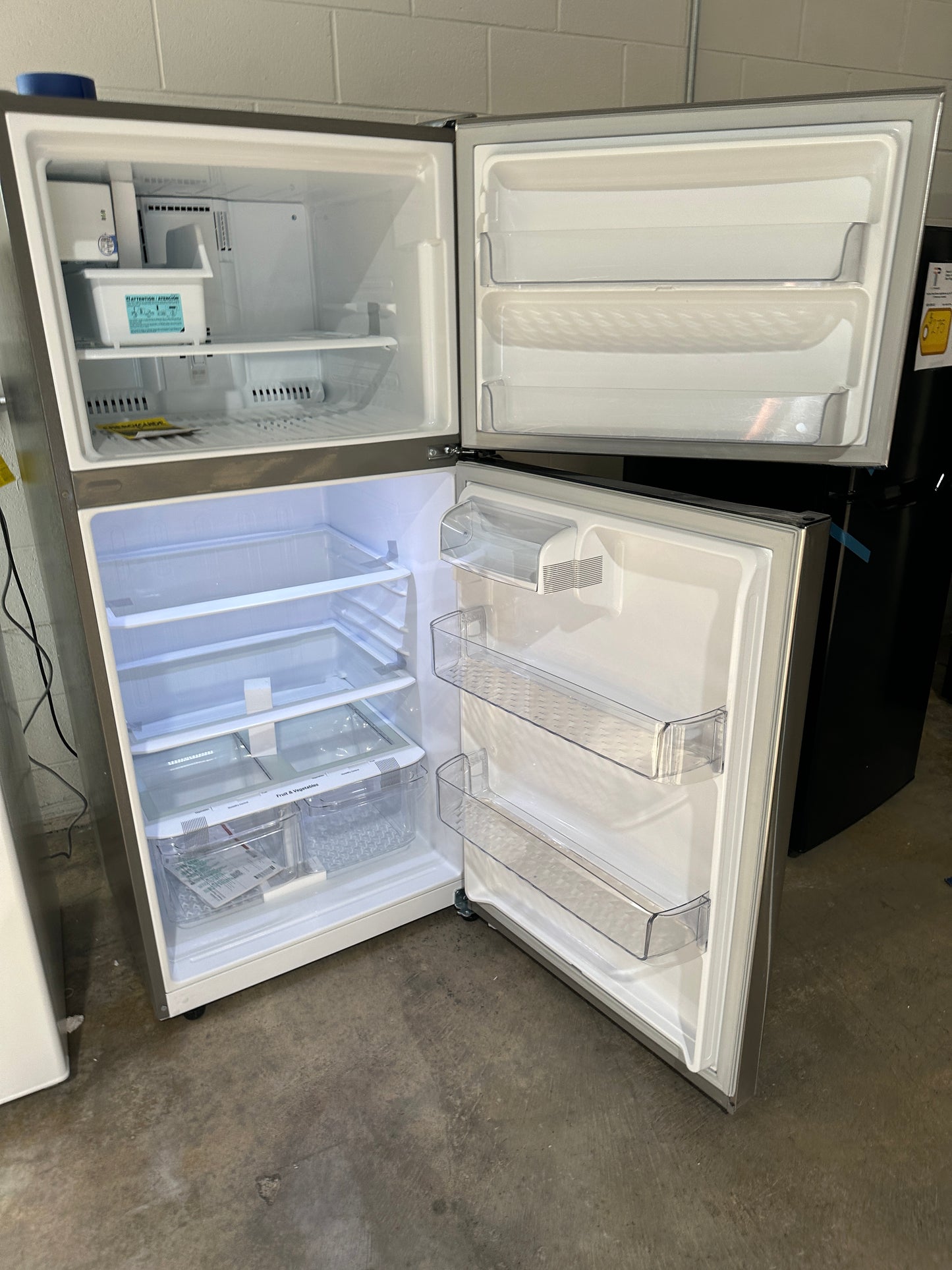 GREAT NEW LG TOP FREEZER REFRIGERATOR MODEL: LTCS20030S REF13754S