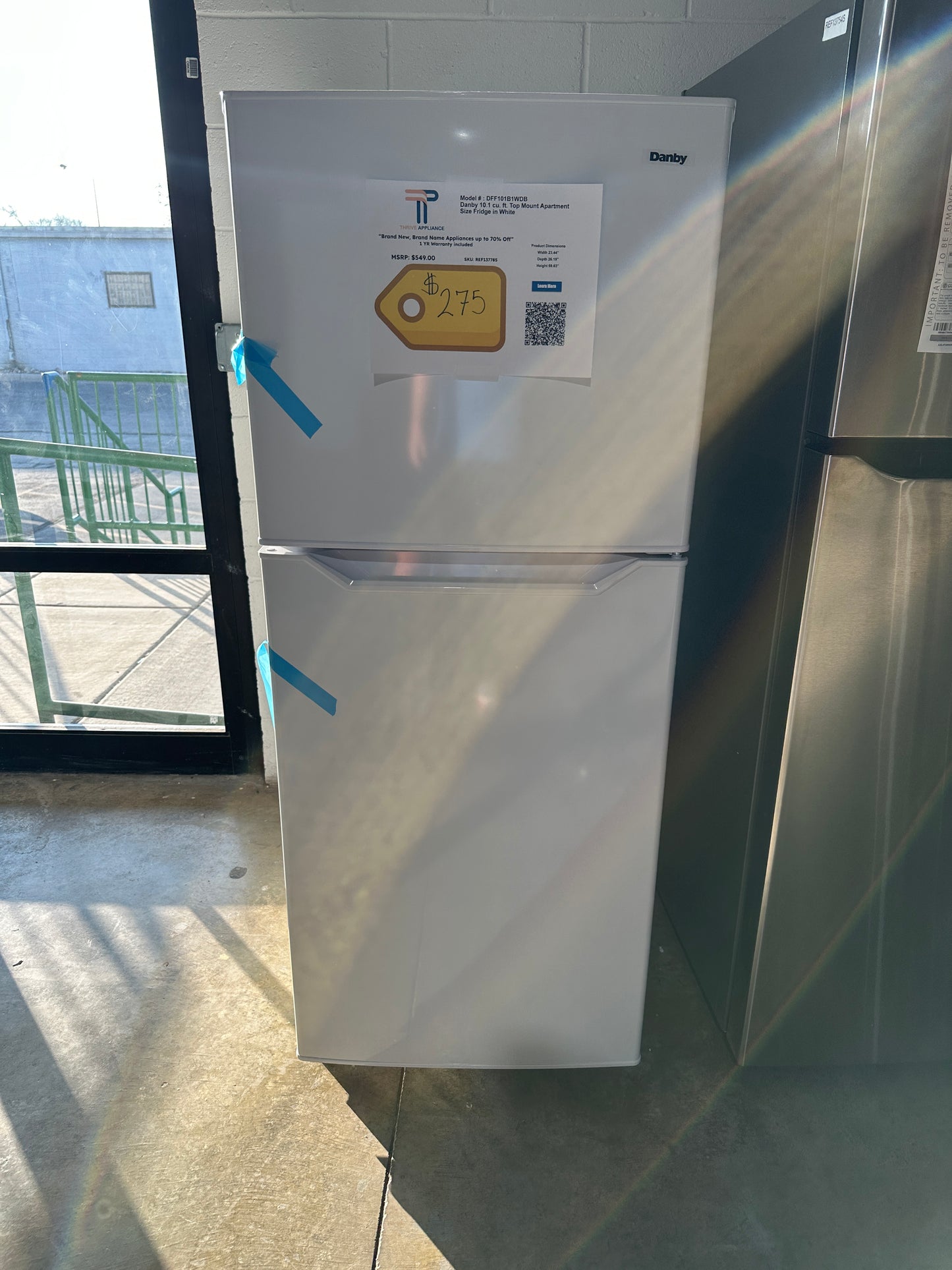 GREAT NEW APARTMENT SIZE FRIDGE MODEL: DFF101B1WDB REF13778S