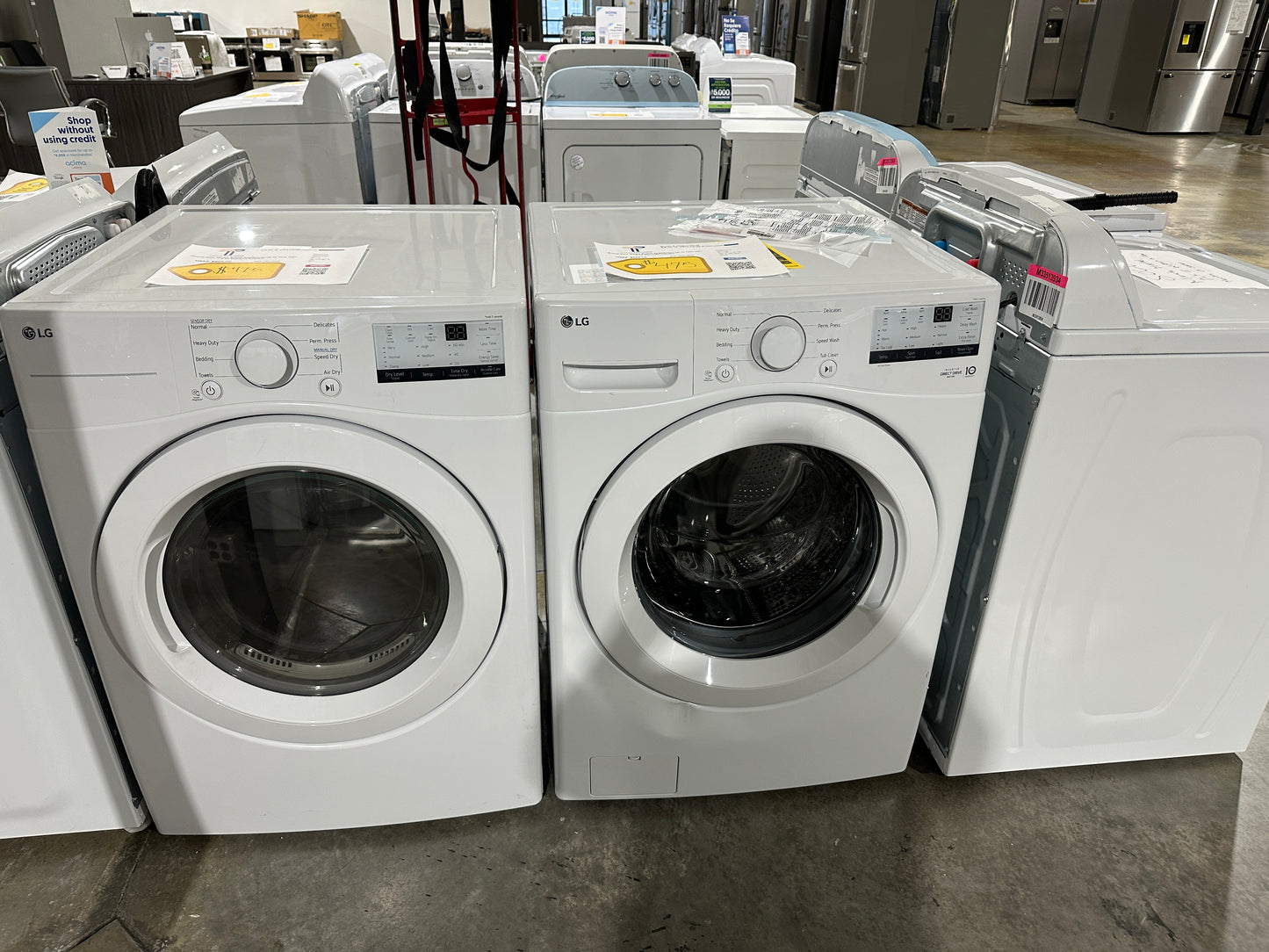 GORGEOUS NEW LG LAUNDRY SET - STACKABLE SET - WAS12289S DRY13019S