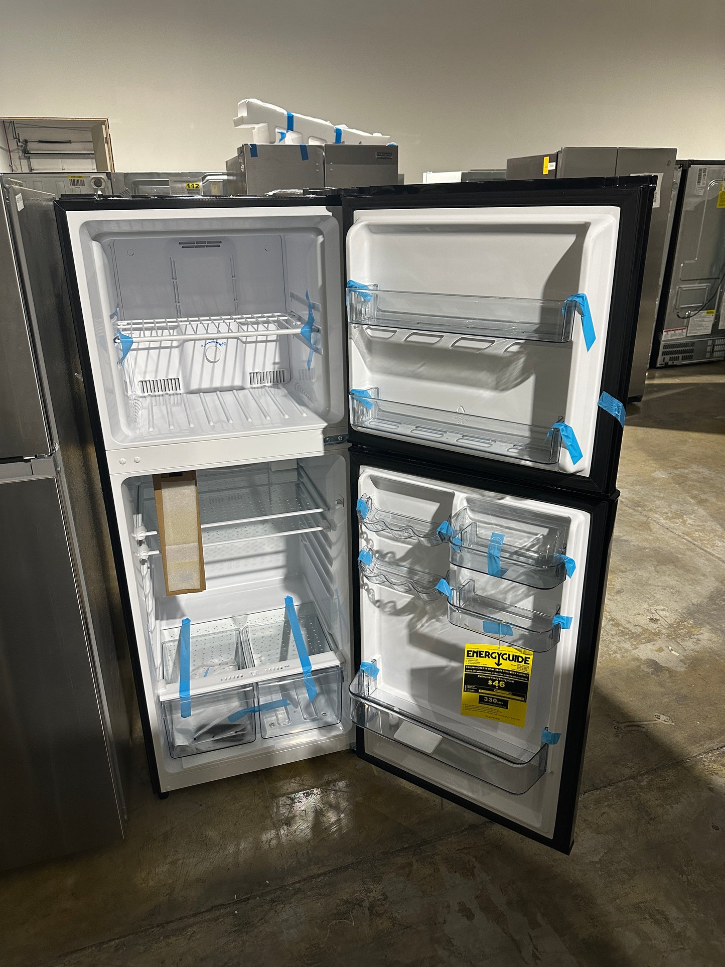 BRAND NEW Danby 10.1 Cu. Ft. Apartment Size Top Freezer Refrigerator MODEL: DFF101B1BDB REF13755S