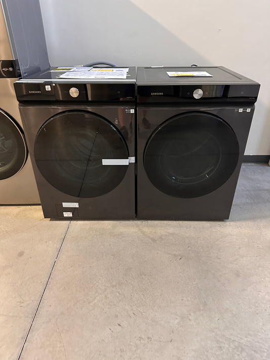 GORGEOUS NEW STACKABLE LAUNDRY SET - FRONT LOAD WASHER GAS DRYER - WAS13400 DRY12513