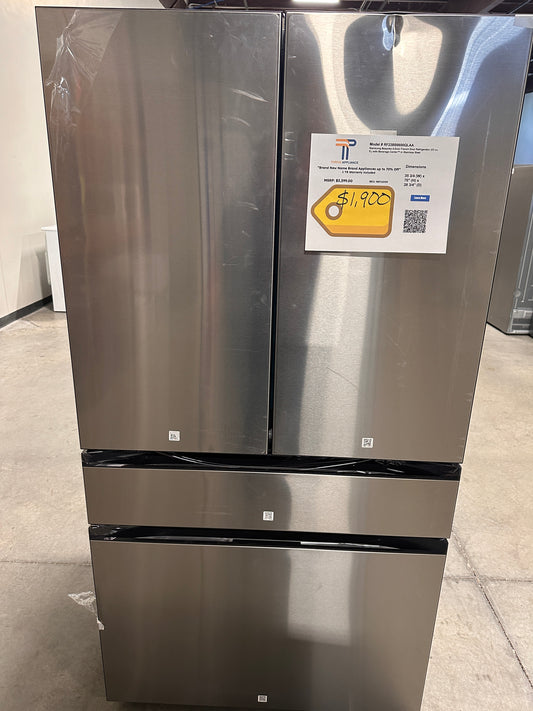 GORGEOUS SAMSUNG COUNTER DEPTH REFRIGERATOR with BEVERAGE CENTER MODEL: RF23BB8600QLAA REF13339