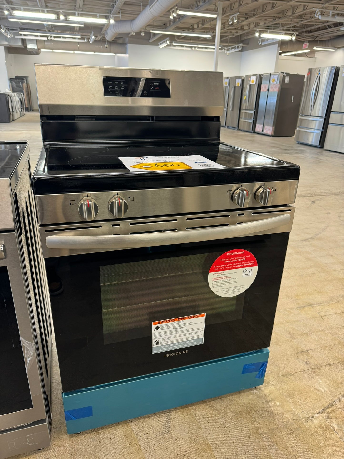 NEW FRIGIDAIRE ELECTRIC RANGE WITH AIR FRY MODEL: FCRE3083AS RAG10033R