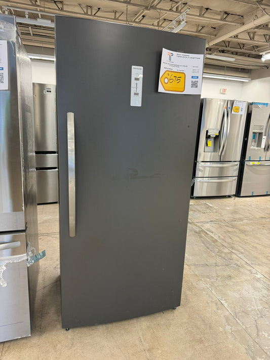 GORGEOUS NEW UPRIGHT 20.0 CU FT FREEZER MODEL: FFUE2024AN FRZ10004R