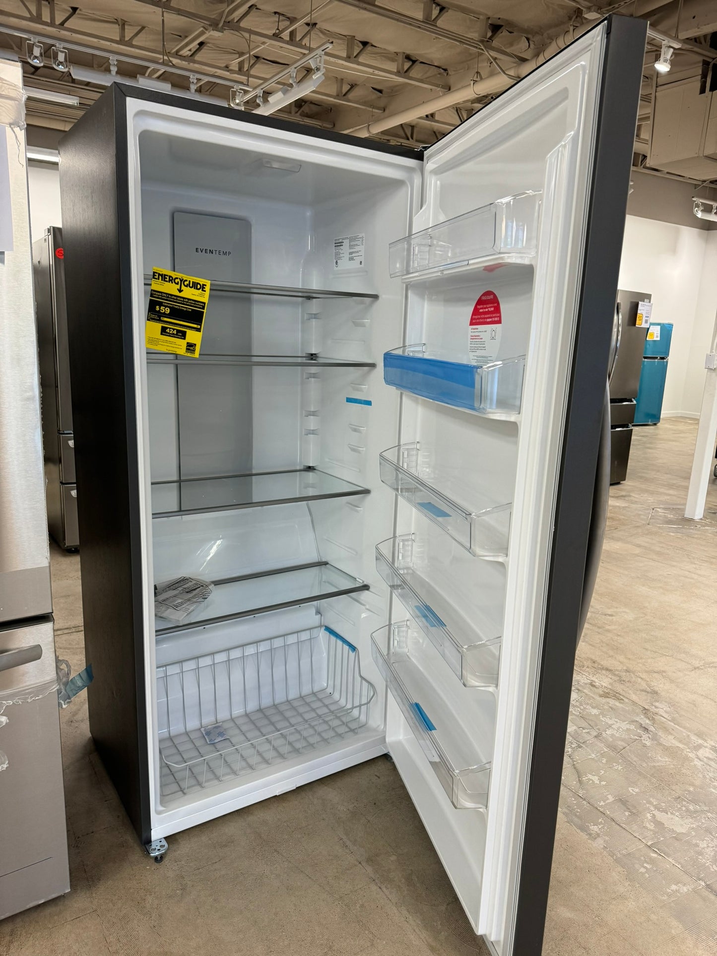 GORGEOUS NEW UPRIGHT 20.0 CU FT FREEZER MODEL: FFUE2024AN FRZ10004R