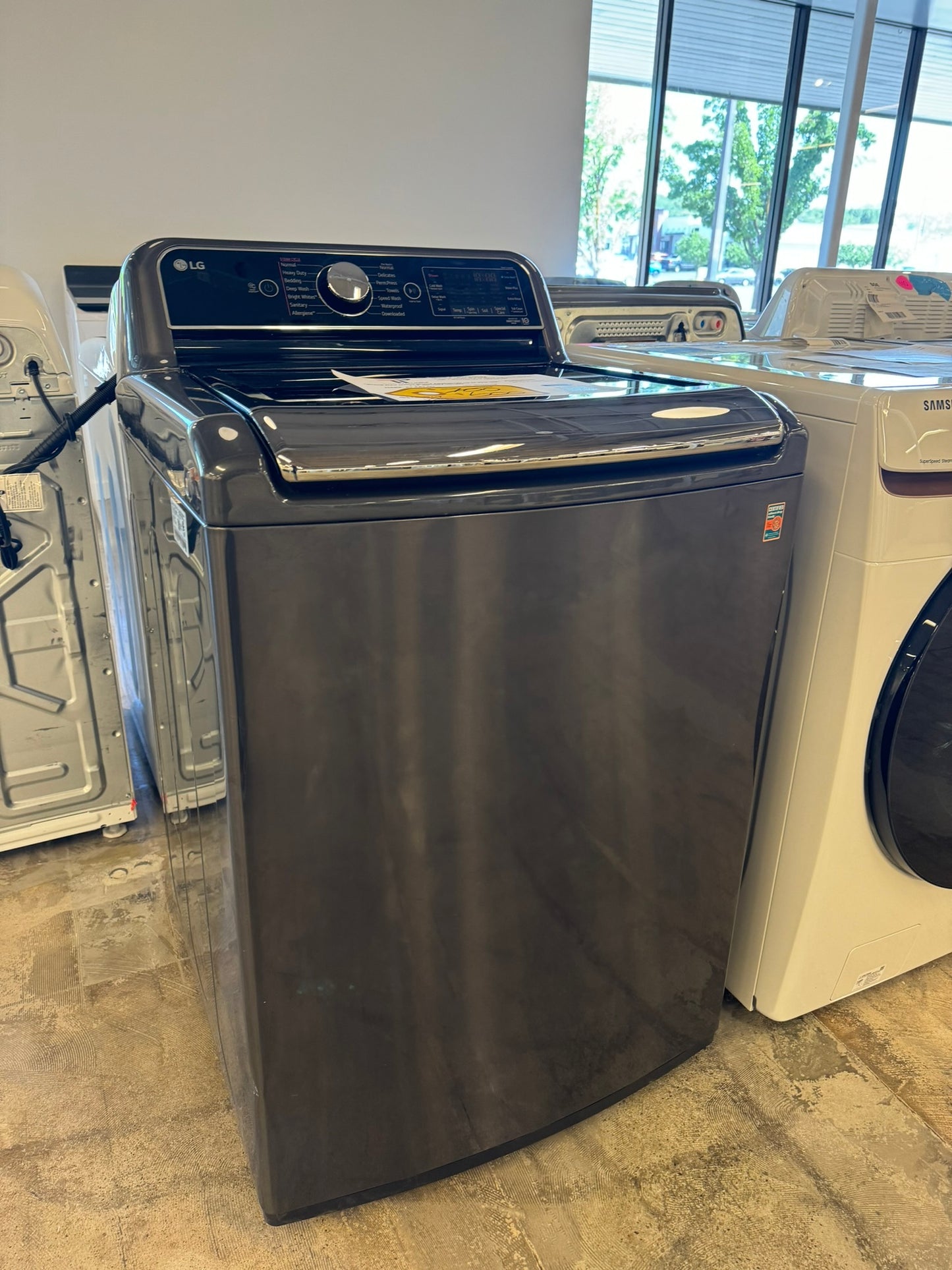 BEAUTIFUL GENTLY USED SMART TOP LOAD WASHER MODEL: WT7900HBA WAS10123R