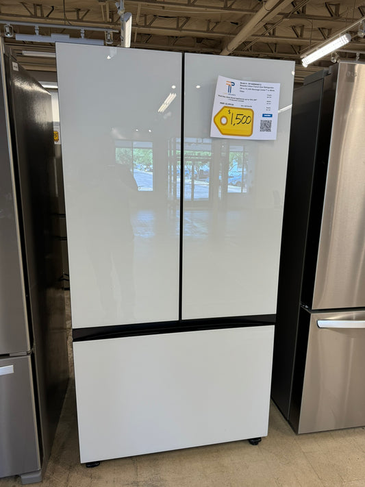 GORGEOUS NEW WHITE GLASS SAMSUNG SMART REFRIGERATOR MODEL: RF30BB660012 REF10149R