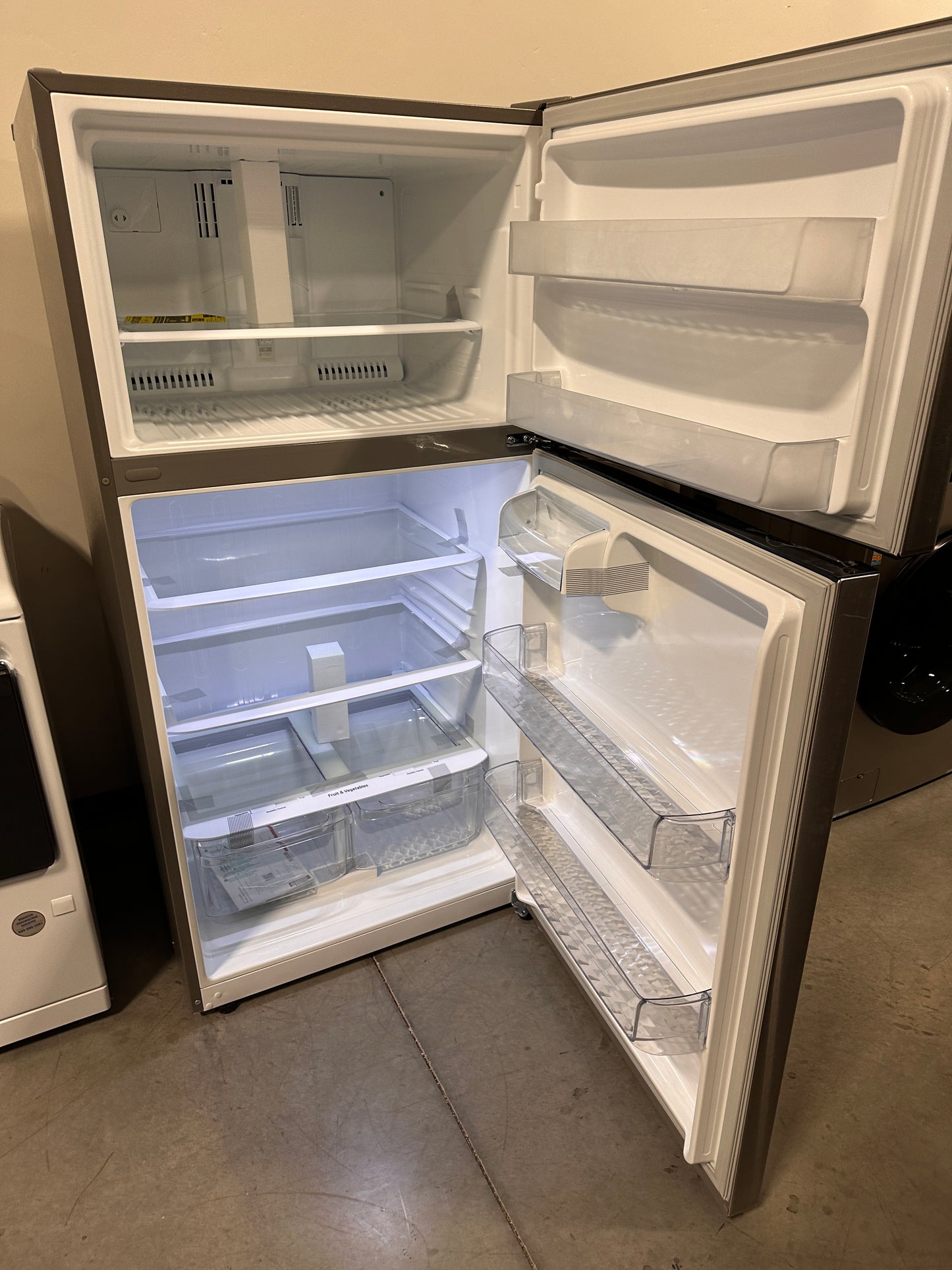 23.8 CU FT LG TOP FREEZER REFRIGERATOR MODEL: LHTNS2403S REF13383