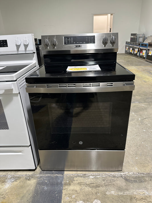 NEW! GE 30 Inch Freestanding Electric Smart Range MODEL: GRF600AVSS RAG11651S