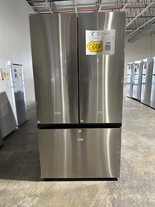 GORGEOUS NEW SAMSUNG BESPOKE REFRIGERATOR WITH BEVERAGE CENTER MODEL: RF30BB6600QL REF13863S
