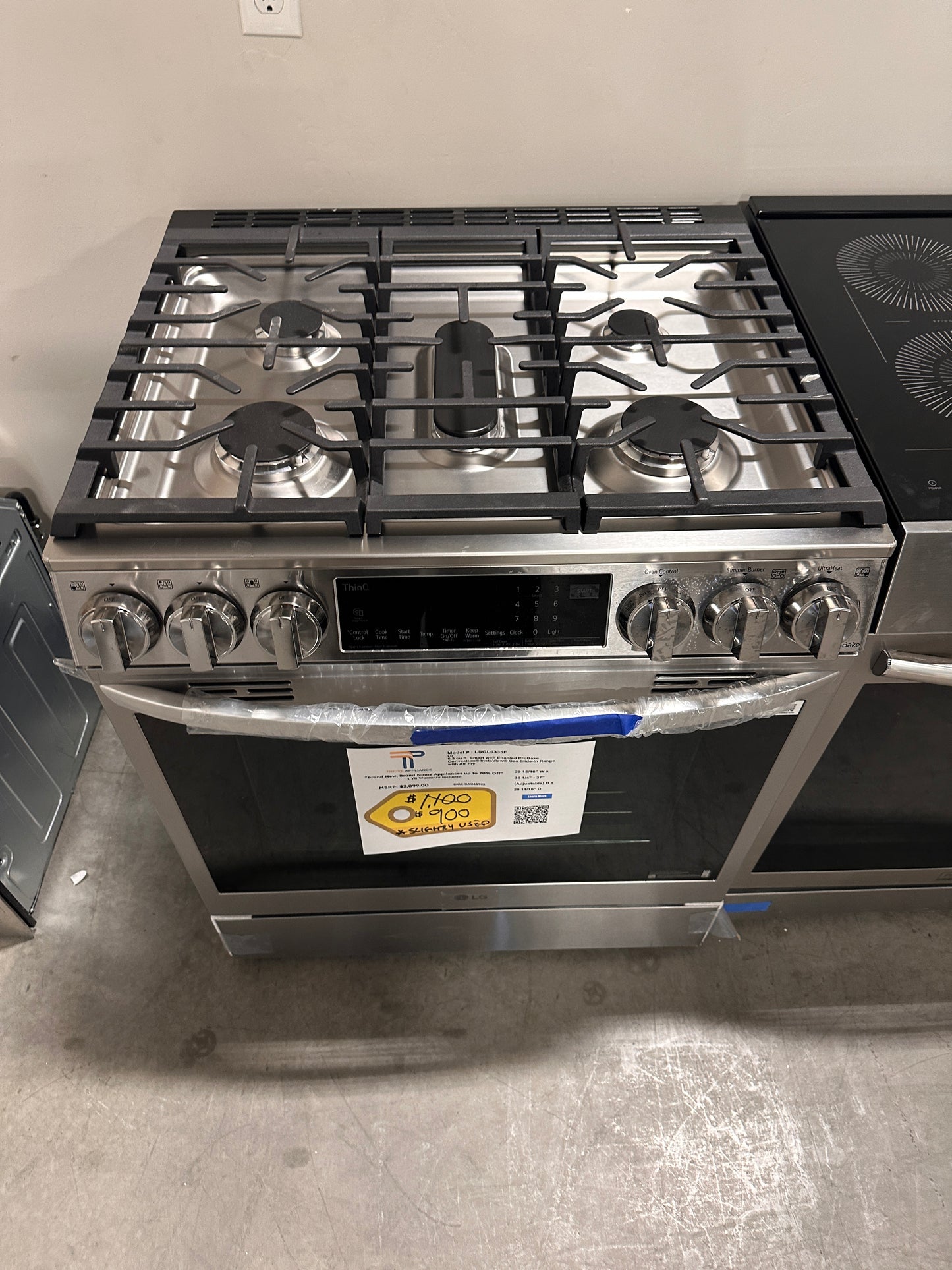 GENTLY USED GAS CONVECTION LG RANGE MODEL: LSGL6335F RAG11922