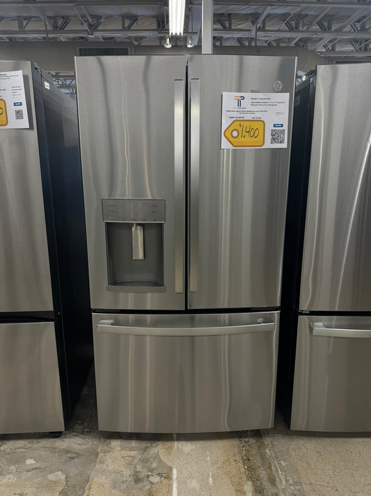 GREAT NEW GE FRENCH DOOR 27.7 CU FT REFRIGERATOR MODEL: GFE28GYNFS REF10156R