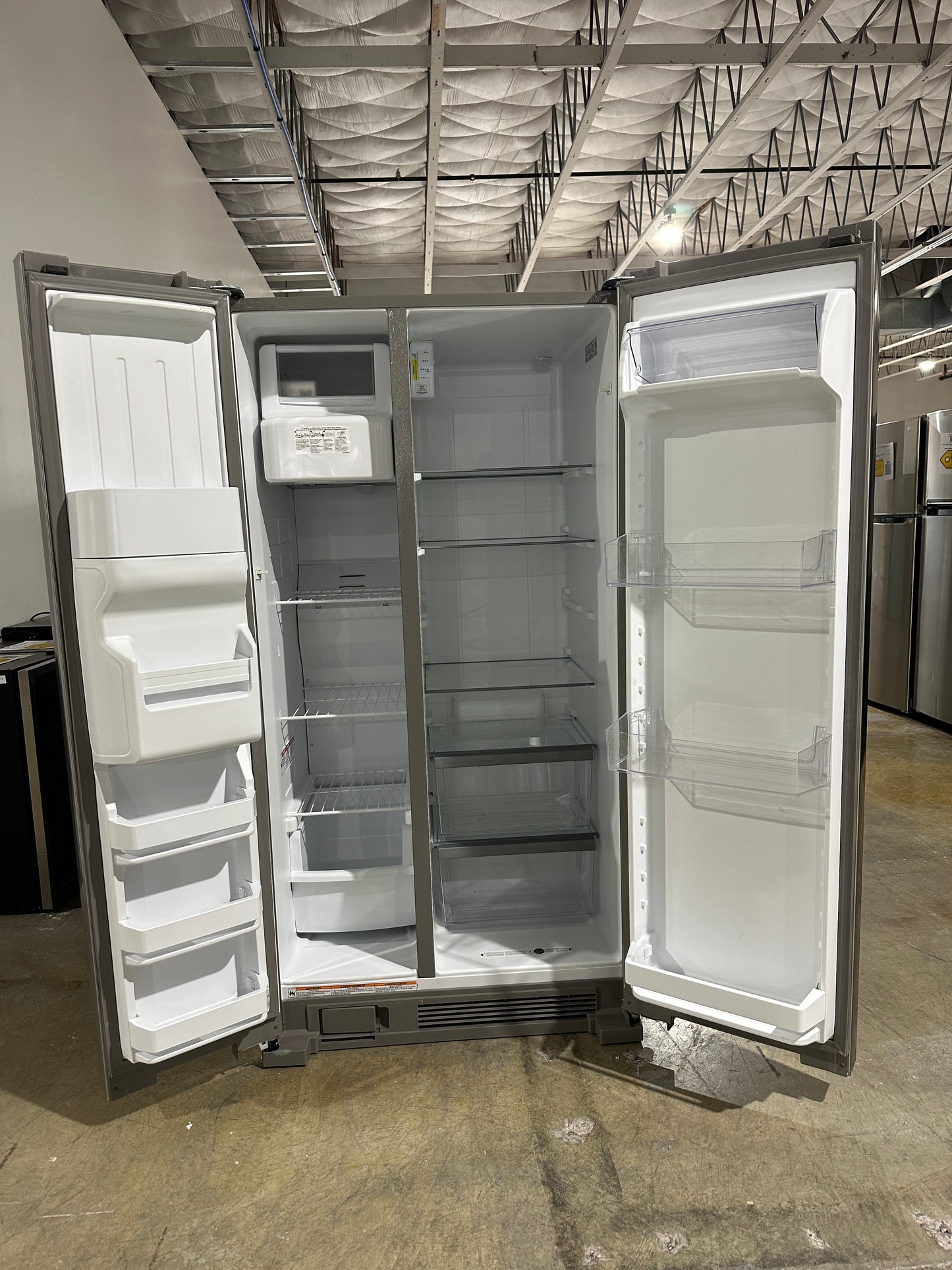 LOW PRICE! Whirlpool 36 Side-by-Side Refrigerator MODEL: WRS315SDHZ REF13845S