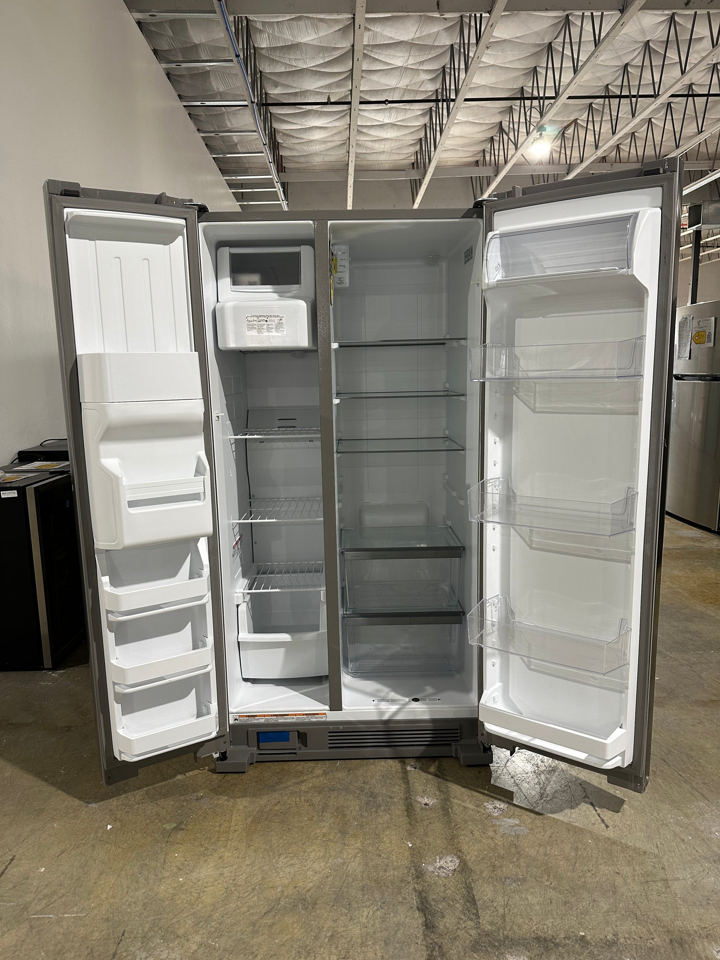 NEW! Whirlpool 36 Side-by-Side Refrigerator MODEL: WRS315SDHZ REF13844S