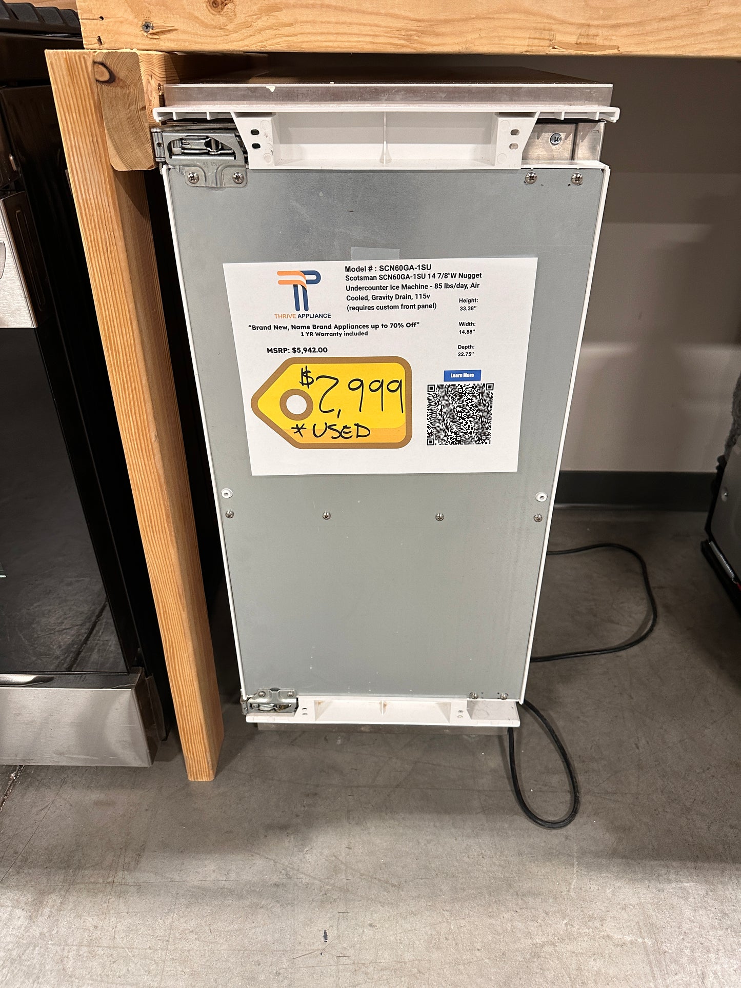 GENTLY USED NUGGET ICE MAKER MODEL: scn60ga-1su