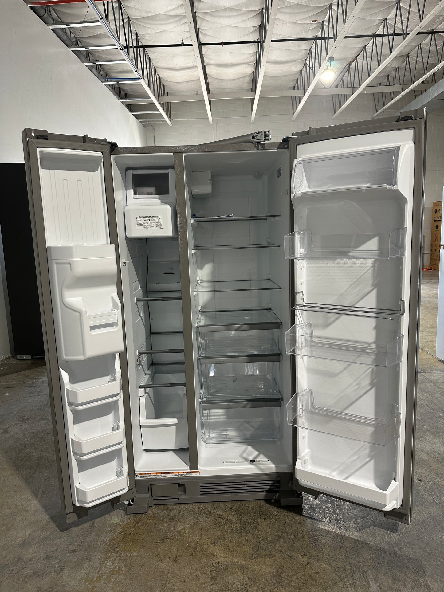 Whirlpool 33-inch Wide Side-by-Side Refrigerator  MODEL: WRS321SDHZ  REF13866S