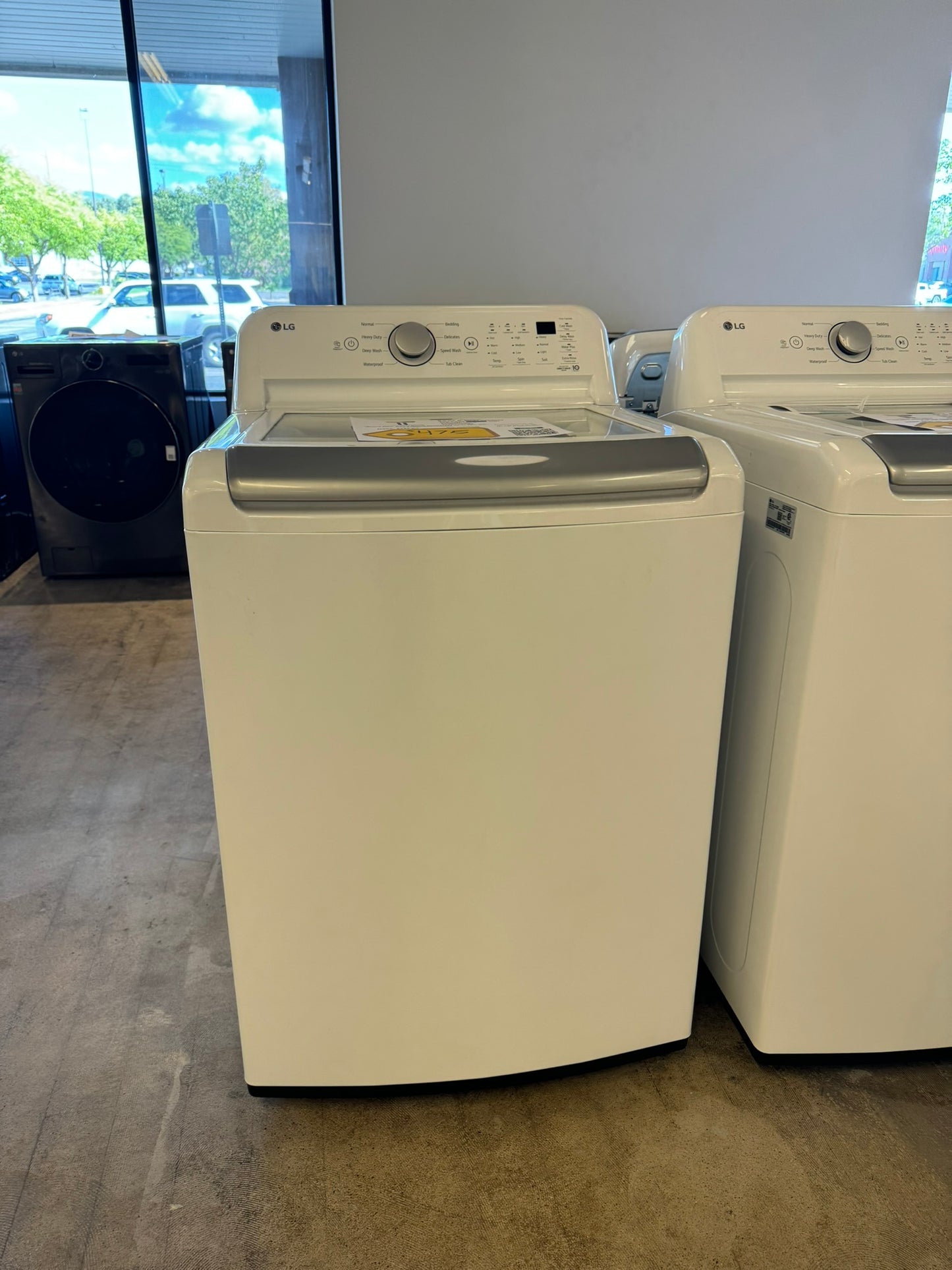 GREAT NEW LG TOP LOAD WASHING MACHINE MODEL: WT7150CW WAS10203R