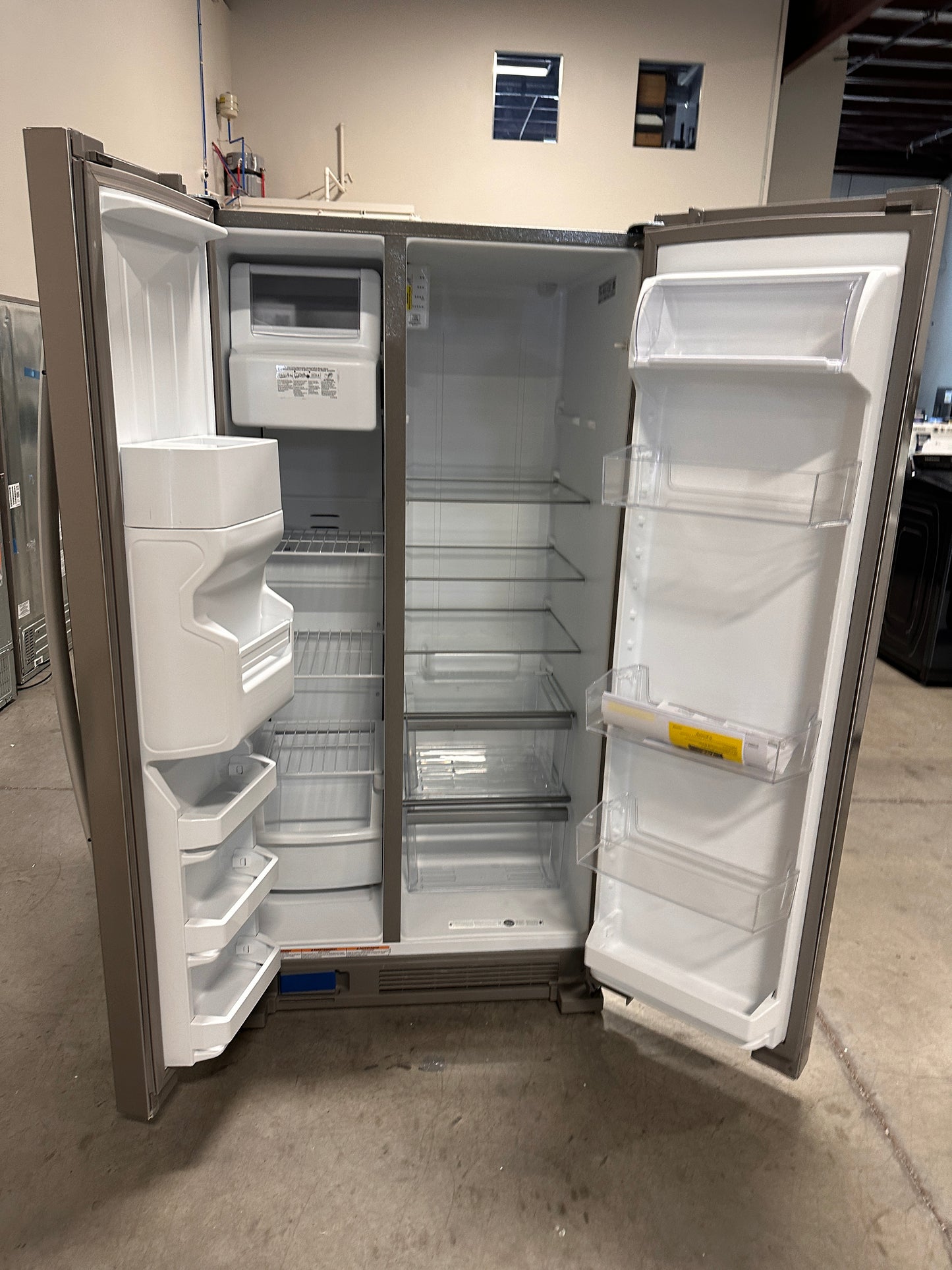 Whirlpool - 24.6 Cu. Ft. Side-by-Side Refrigerator - MODEL: WRS315SDHZ REF13453