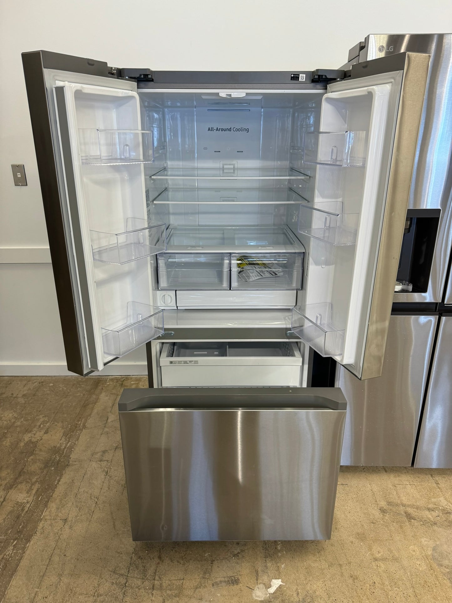 BRAND NEW BEAUTIFUL LG FRENCH DOOR REFRIGERATOR MODEL: LLSDS2706S  REF10291R