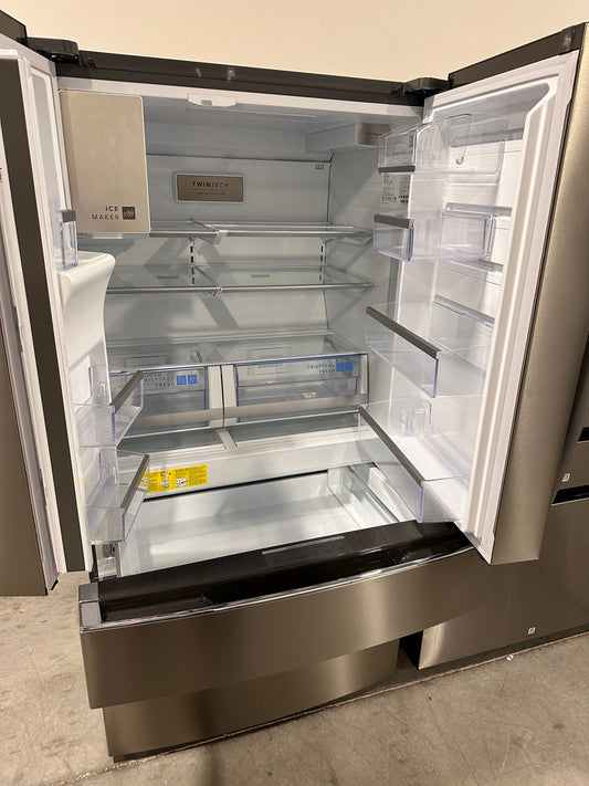 GREAT NEW FRIGIDAIRE COUNTER DEPTH REFRIGERATOR MODEL: GRMC2273CF REF13451