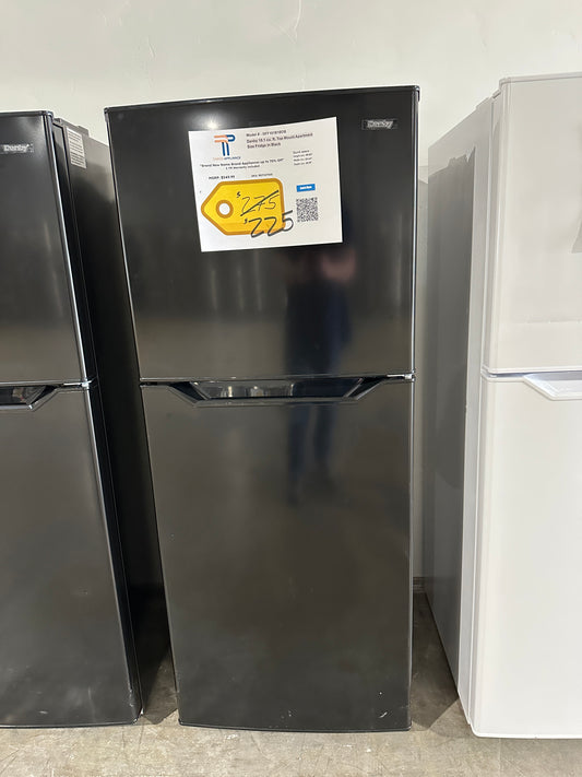 BRAND NEW TOP FREEZER REFRIGERATOR - GREAT FOR APARTMENTS - MODEL: DFF101B1BDB REF13756S