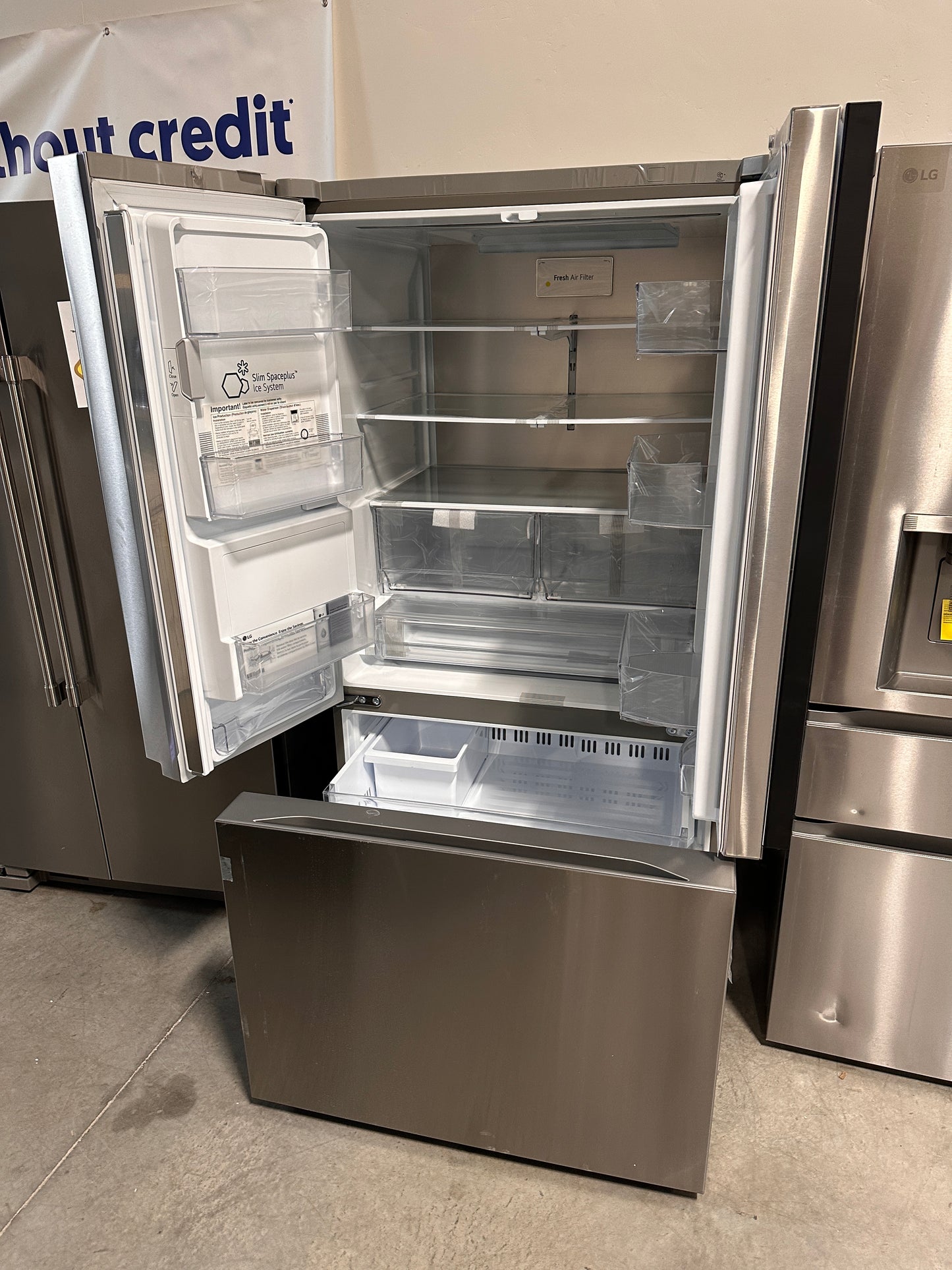 GREAT NEW LG STANDARD DEPTH MAX FRENCH DOOR REFRIGERATOR MODEL: LF31S6360S REF13524
