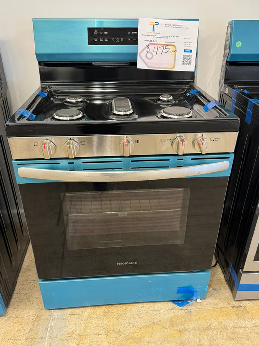 NEW! Frigidaire 30" Gas Range With Quick Boil  MODEL: FCRG3062AS  RAG10072R