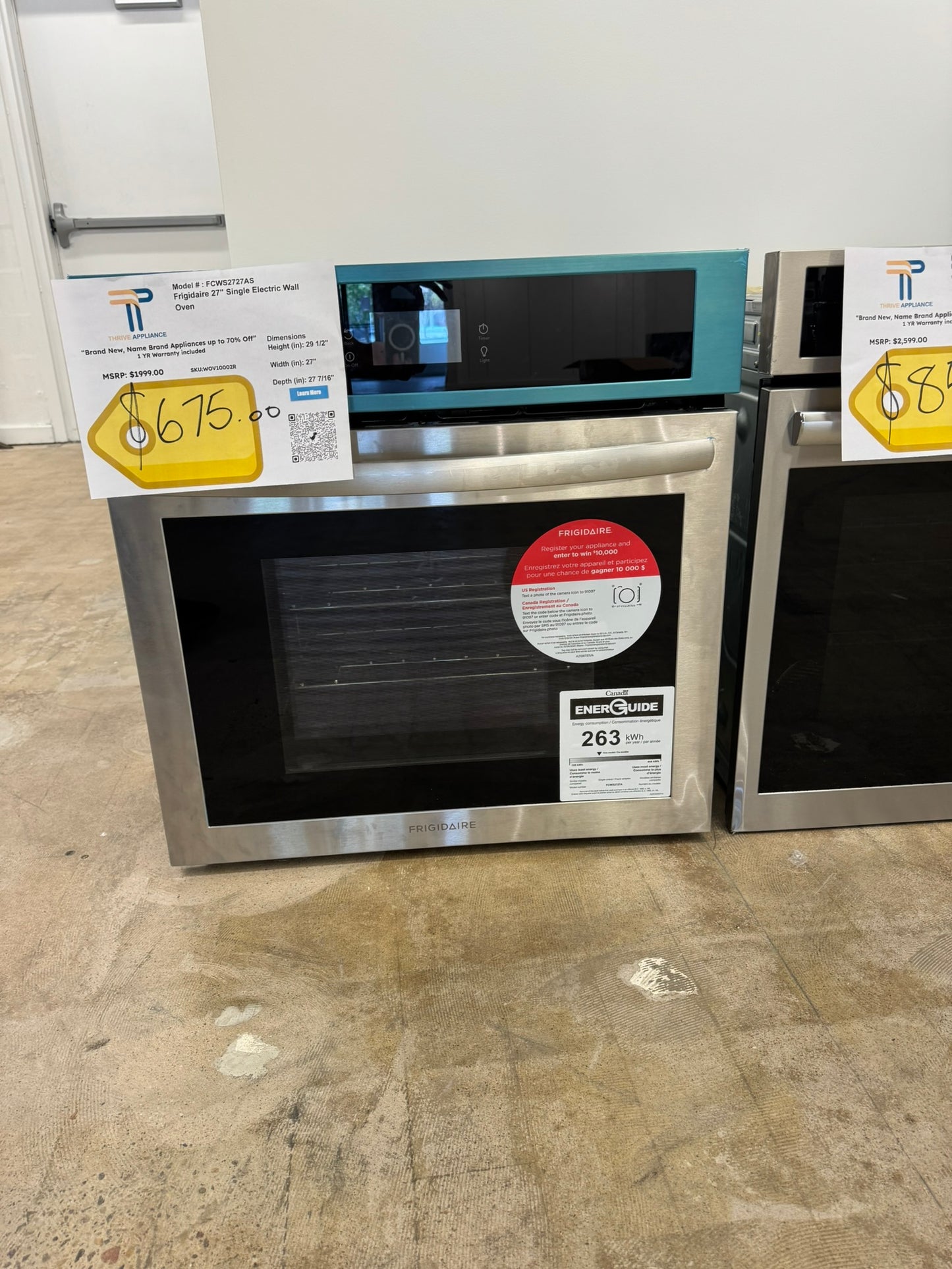 Frigidaire 27" Electric Single Wall Oven with Fan Convection  MODEL: FCWS2727AS  WOV10002R