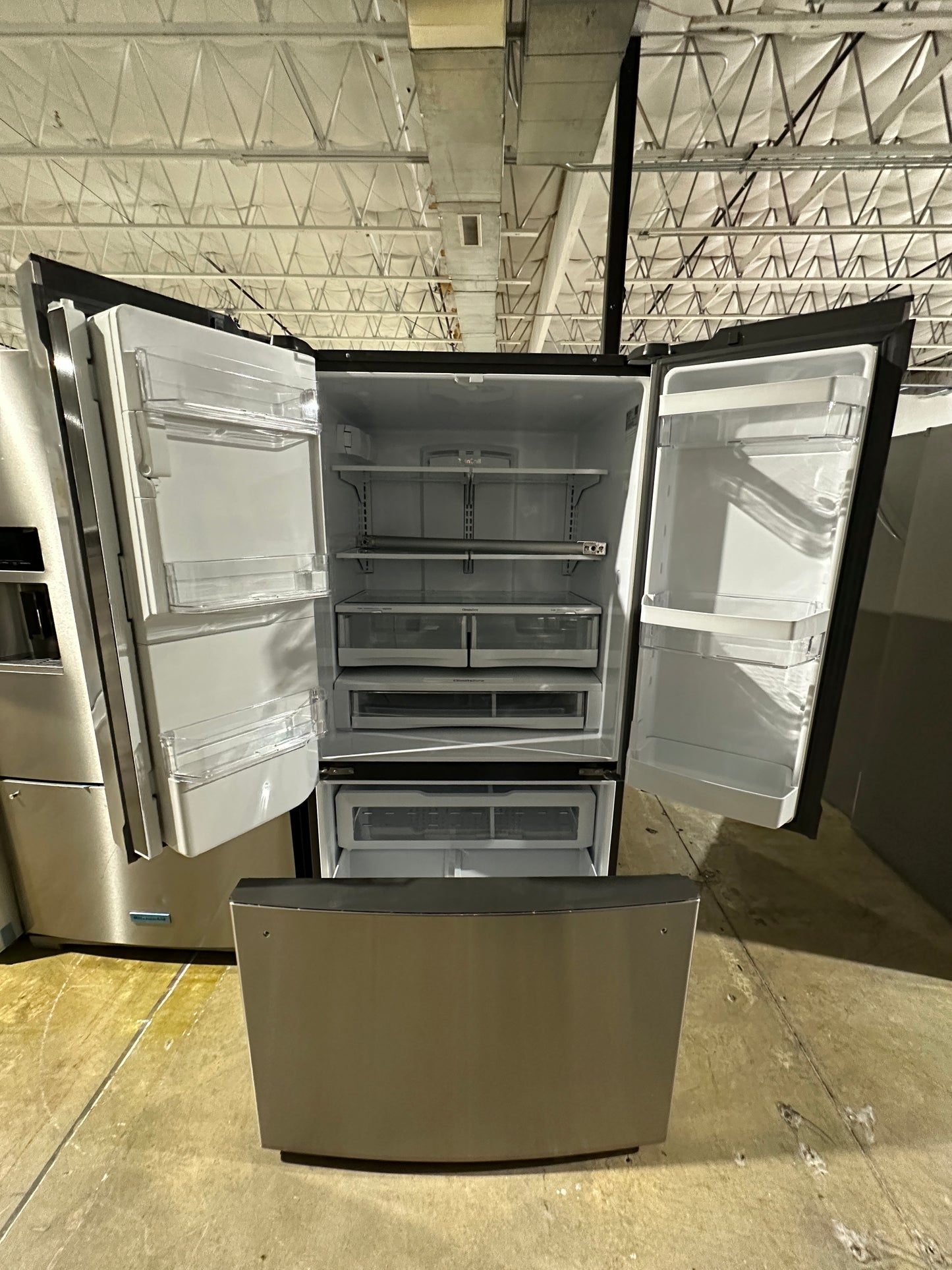 GE - 27.7 Cu. Ft. French Door Refrigerator - Stainless Steel MODEL: GFE28GYNFS REF13687S