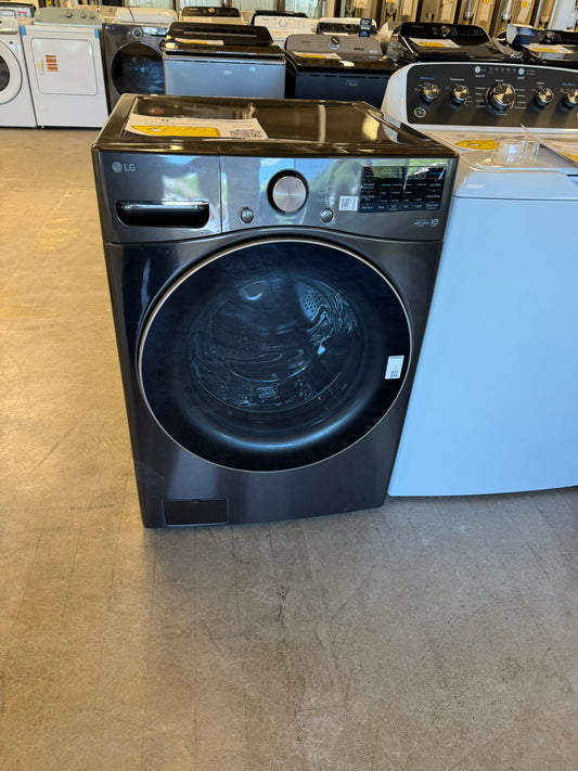 GORGEOUS! LG 4.5 Cu. Ft. Front Load Washer  MODEL: WM4000HBA  WAS10323R
