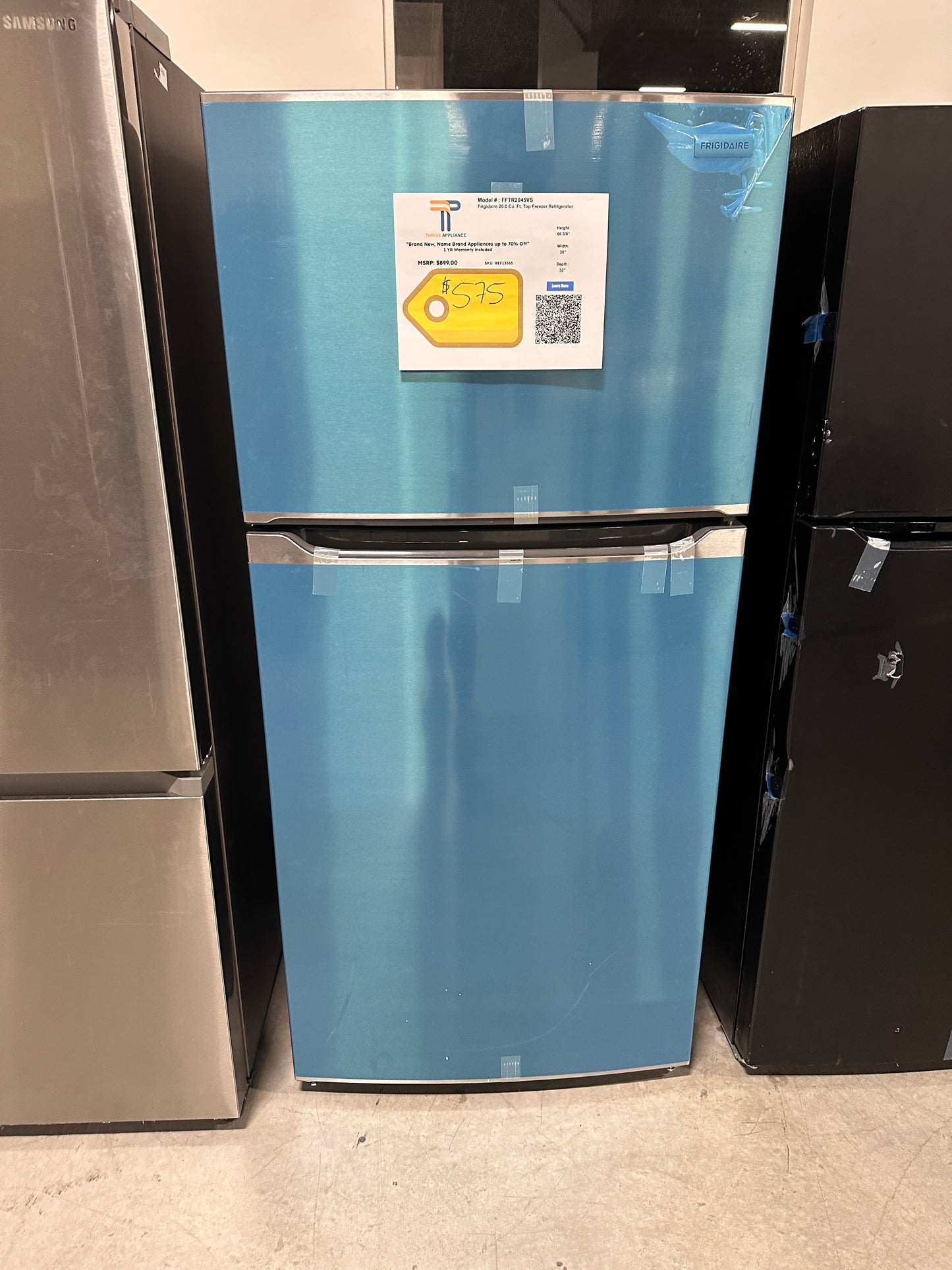 GREAT NEW STAINLESS STEEL FRIGIDAIRE TOP FREEZER REFRIGERATOR MODEL: FFTR2045VS REF13565