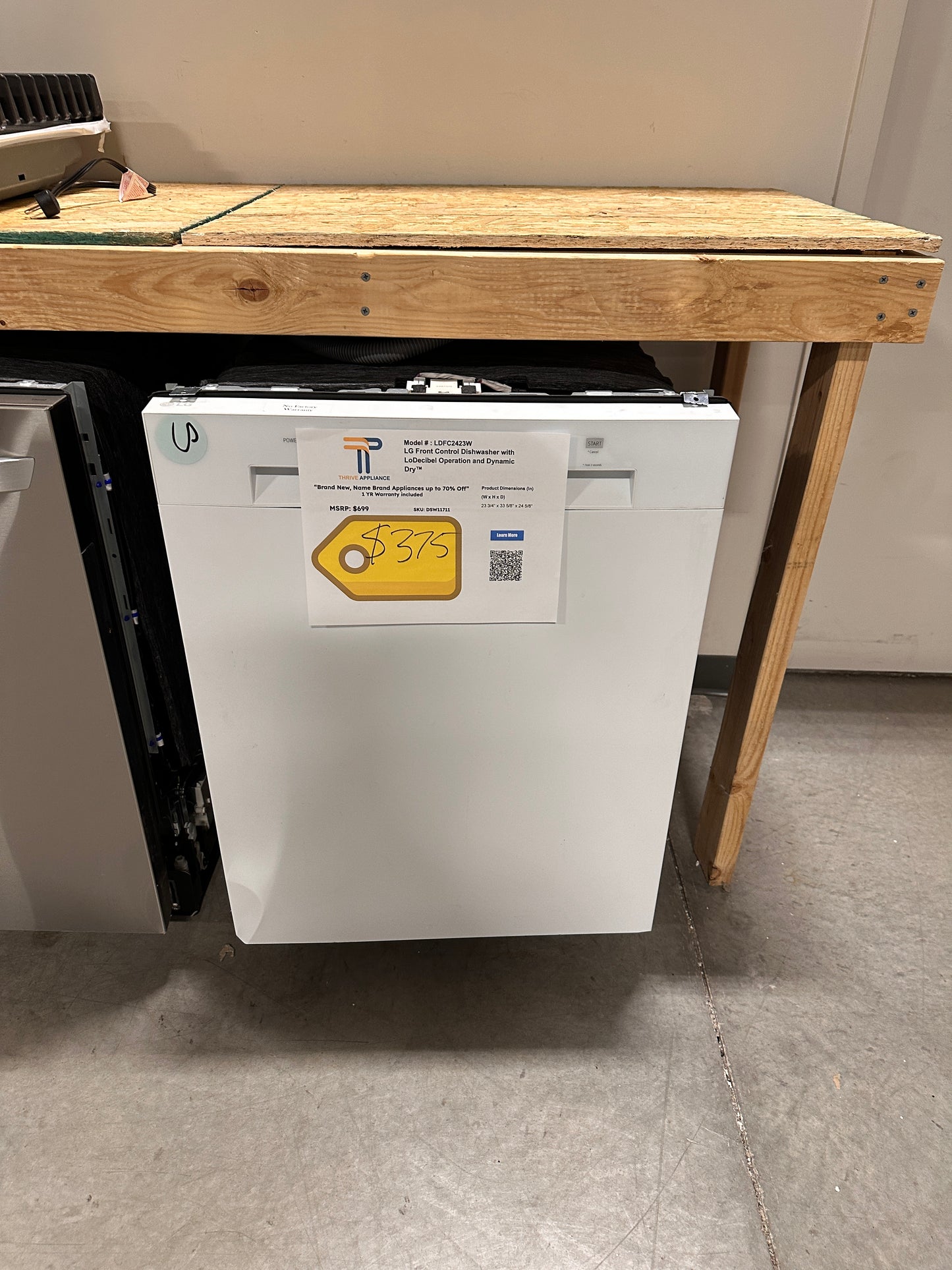 New LG Front Control Dishwasher Model: LDFC2423W DSW11711
