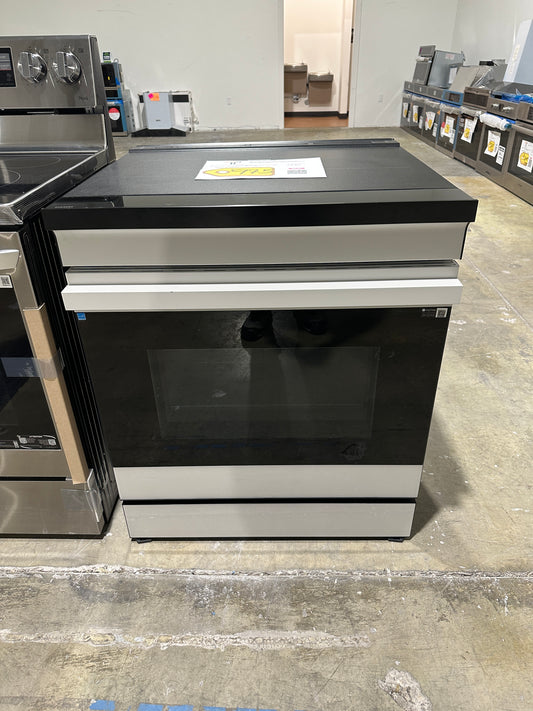 NEW! Samsung Bespoke Slide-In Induction Range 6.3 cu. ft  MODEL: NSI6DB950012 AA  RAG11699S