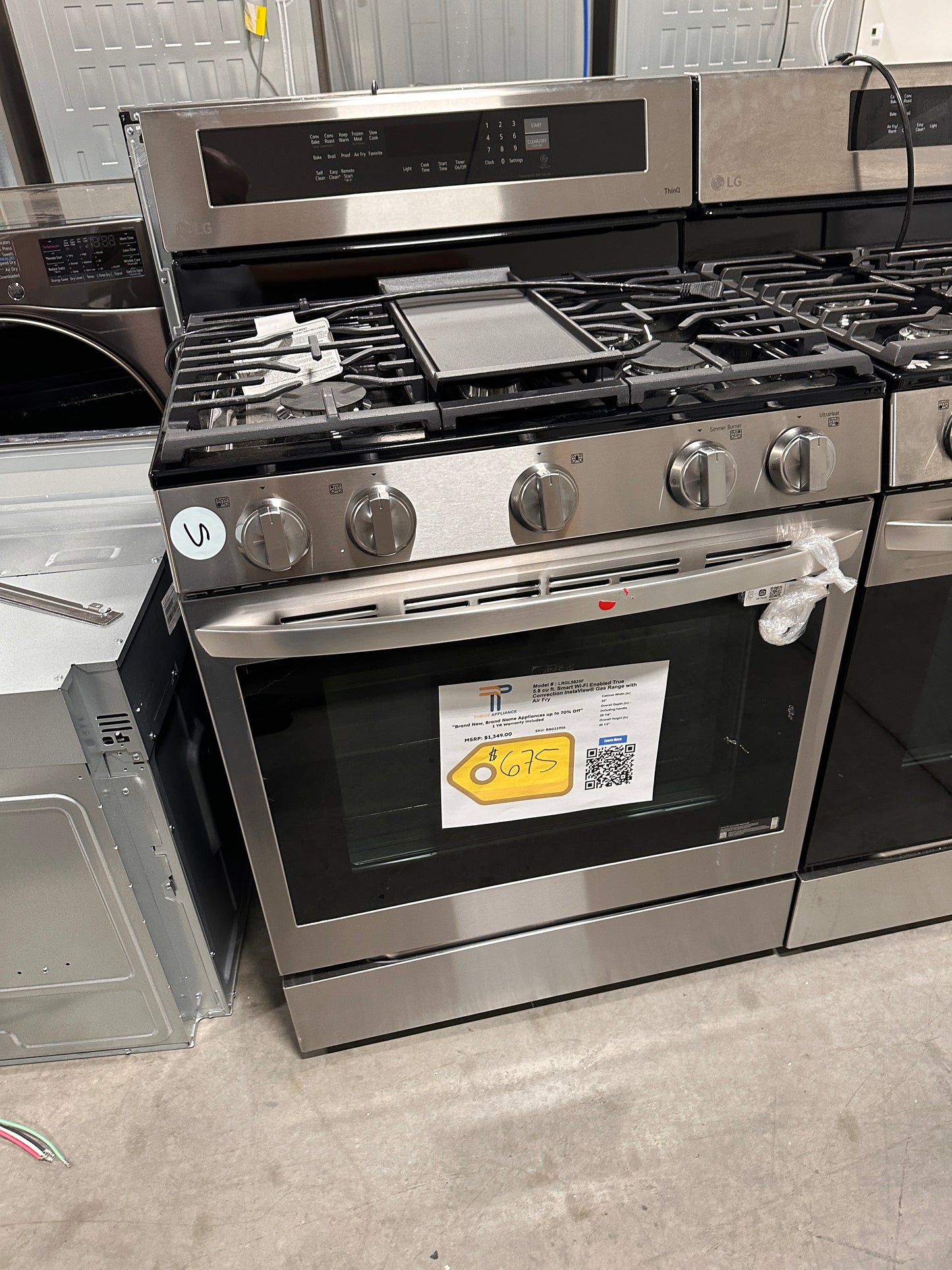 GREAT NEW LG TRUE CONVECTION RANGE Model: LRGL5825F RAG11956