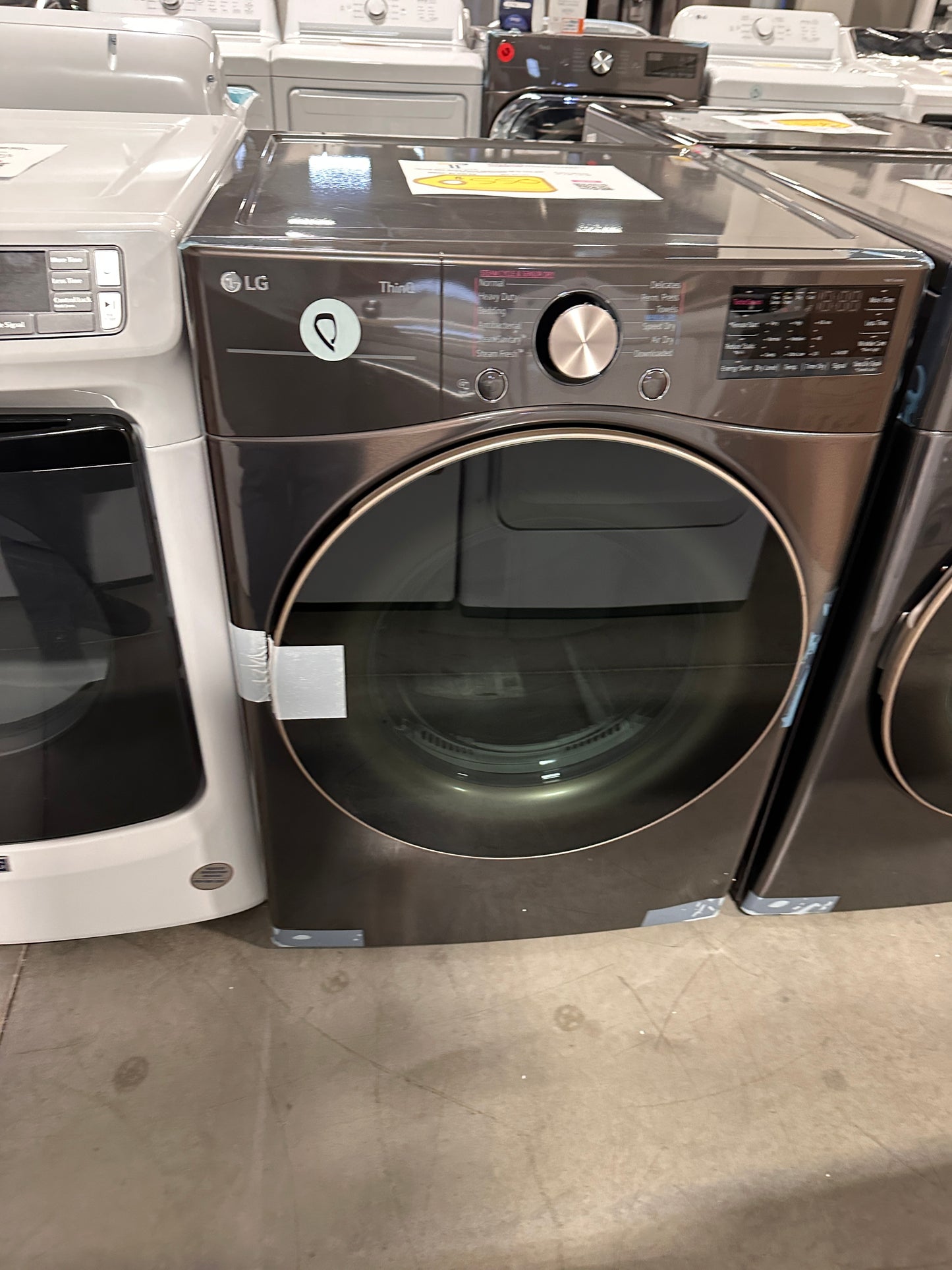 GREAT NEW LG STACKABLE SMART ELECTRIC DRYER Model: DLEX4000B DRY12844