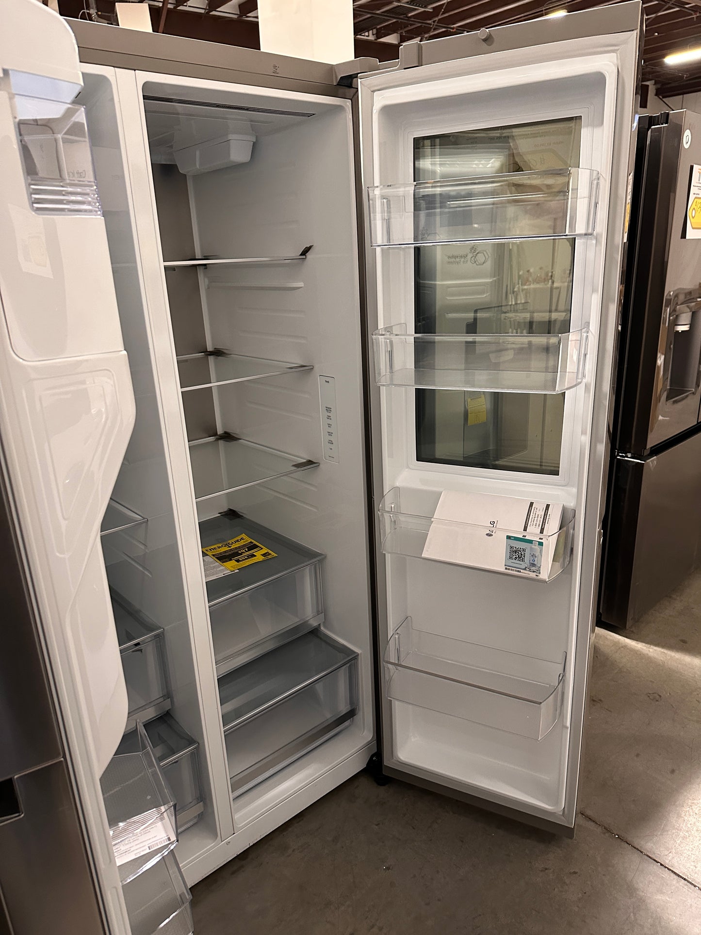 GREAT NEW LG SIDE-BY-SIDE REFRIGERATOR Model: LRSOS2706S REF13593