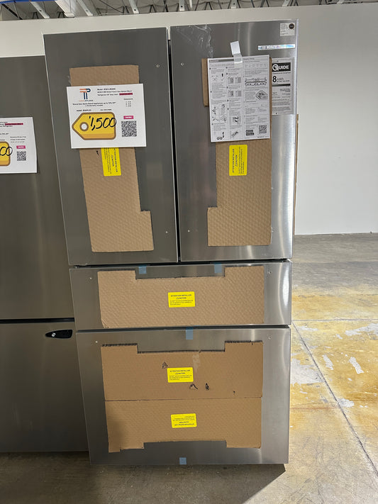 BEAUTIFUL BOSCH BRAND NEW COUNTER-DEPTH REFRIGERATOR MODEL: B36CL80SNS/44  REF13988S