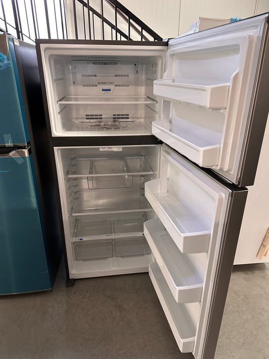GREAT NEW FRIGIDAIRE TOP FREEZER REFRIGERATOR Model: LFTR1835VF REF13623