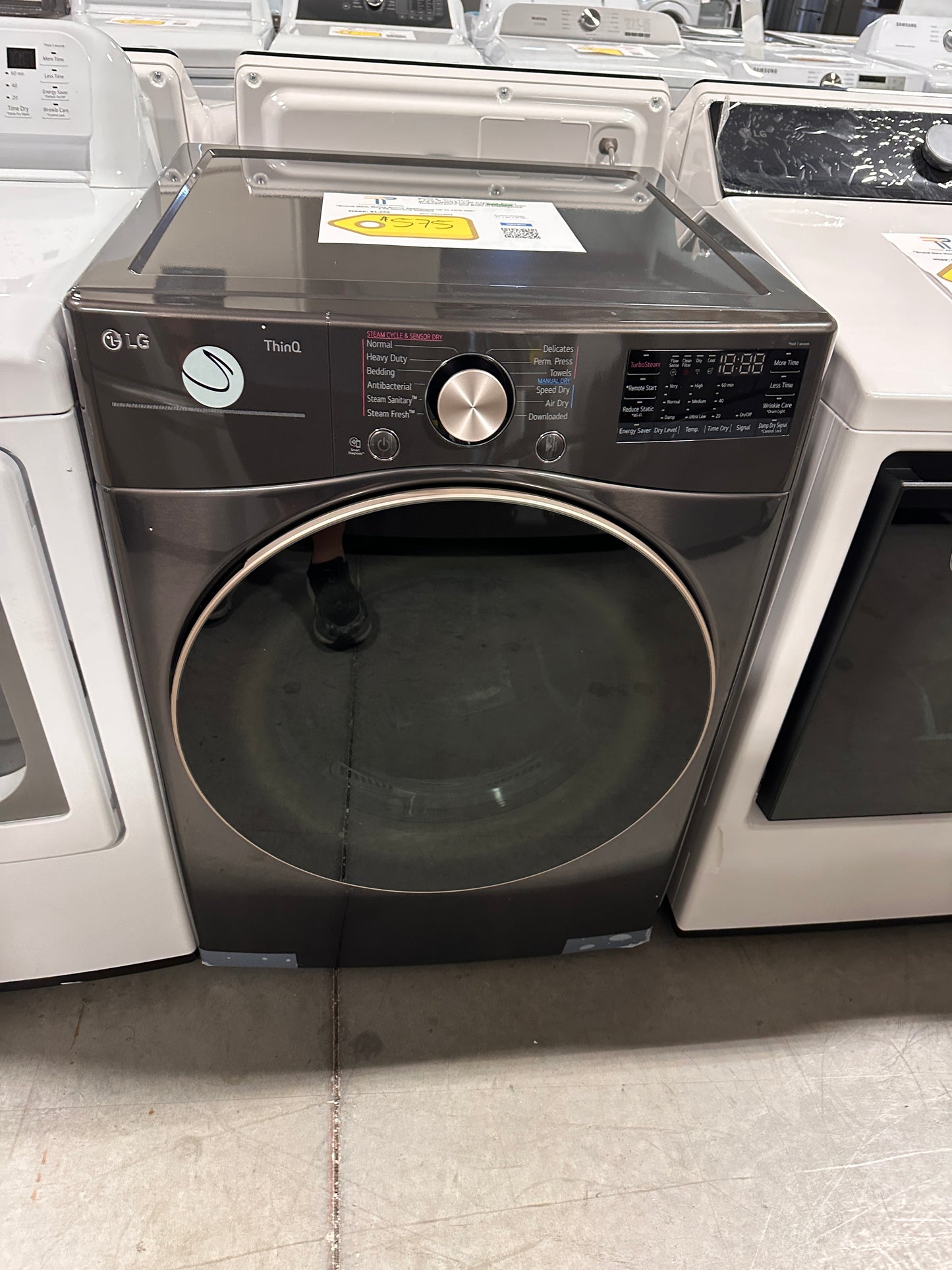 NEW LG SMART GAS DRYER with STEAM Model: DLGX4001B DRY12893