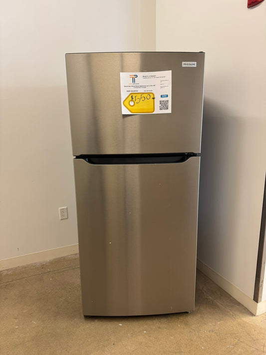 NEW! Frigidaire 20.0 cu. ft. Top Freezer Refrigerator  MODEL: LFTR2045VF  REF10412R