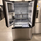 BEAUTIFUL BRAND NEW SAMSUNG BESPOKE REFRIGERATOR with BEVERAGE CENTER Model: RF30BB6600QL REF13628