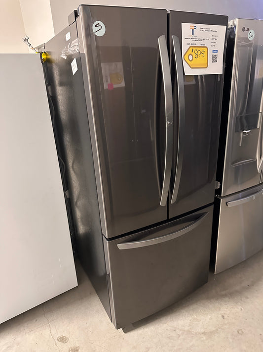 GREAT NEW LG 22 CU FT FRENCH DOOR REFRIGERATOR Model: LFCS22520D REF13652