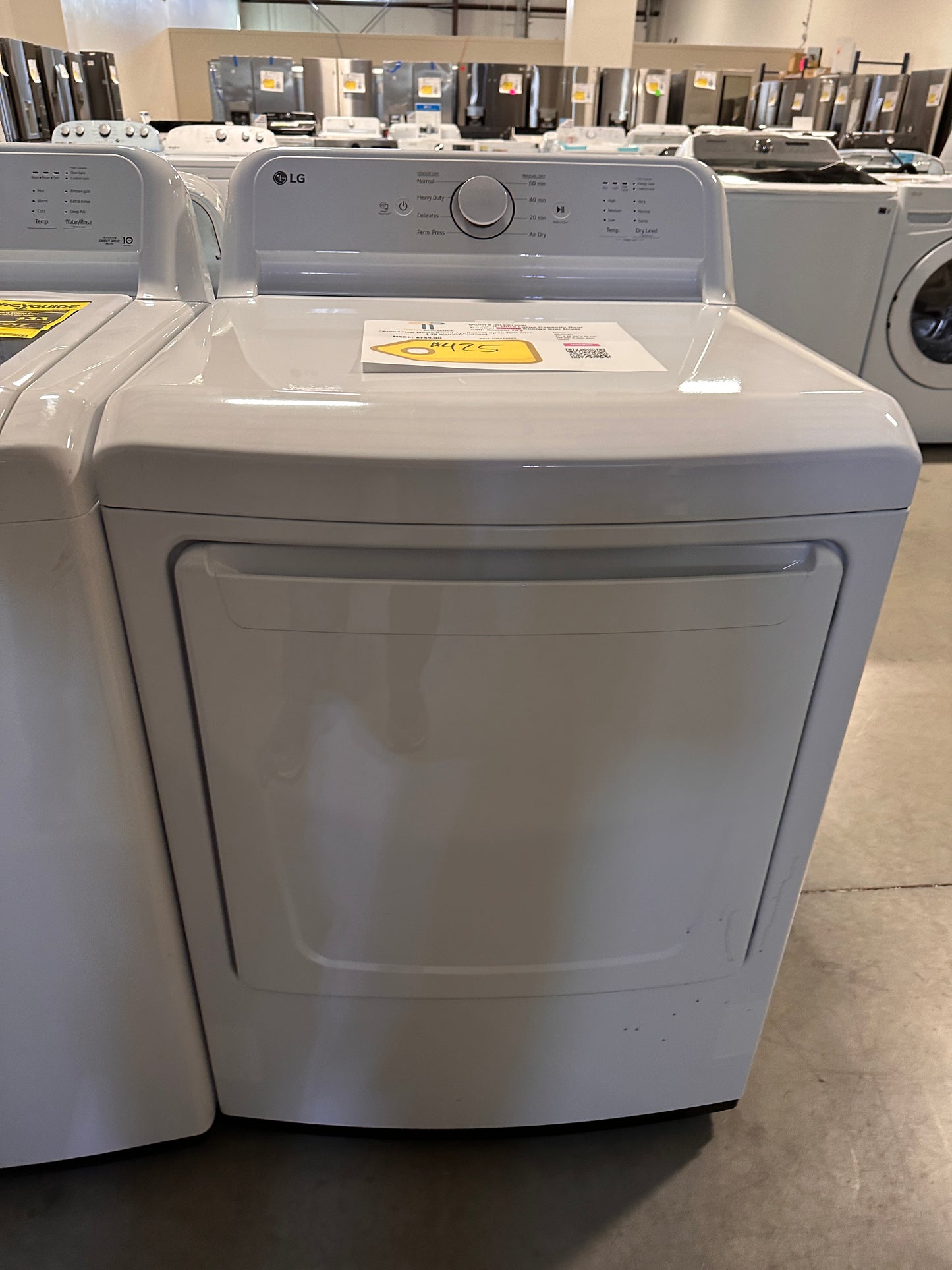 GREAT NEW LG ELECTRIC DRYER MODEL:DLE6100W DRY12902
