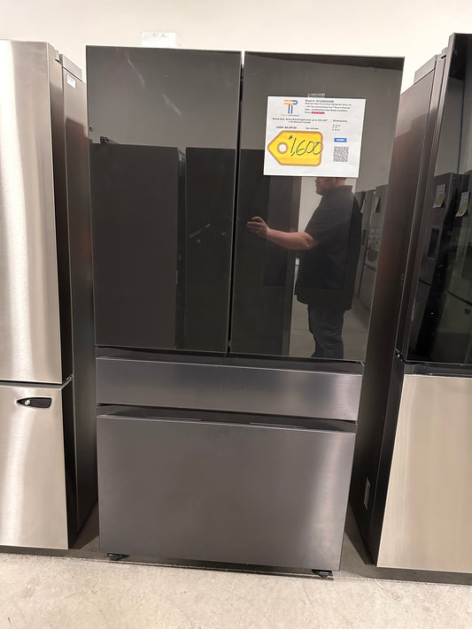 GORGEOUS MODEL! Samsung Bespoke 4-Door French Door Refrigerator MODEL: RF23BB89008M REF13669