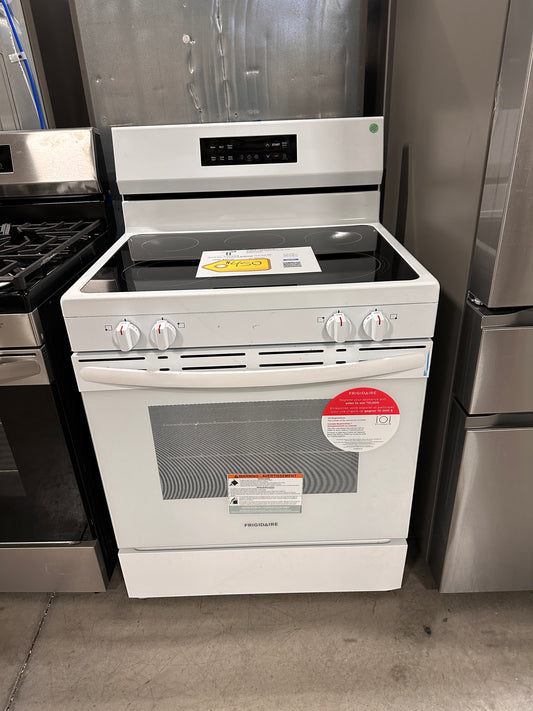 NEW! Frigidaire Freestanding Electric Range with EvenTemp MODEL: FCRE3062AW RAG11974