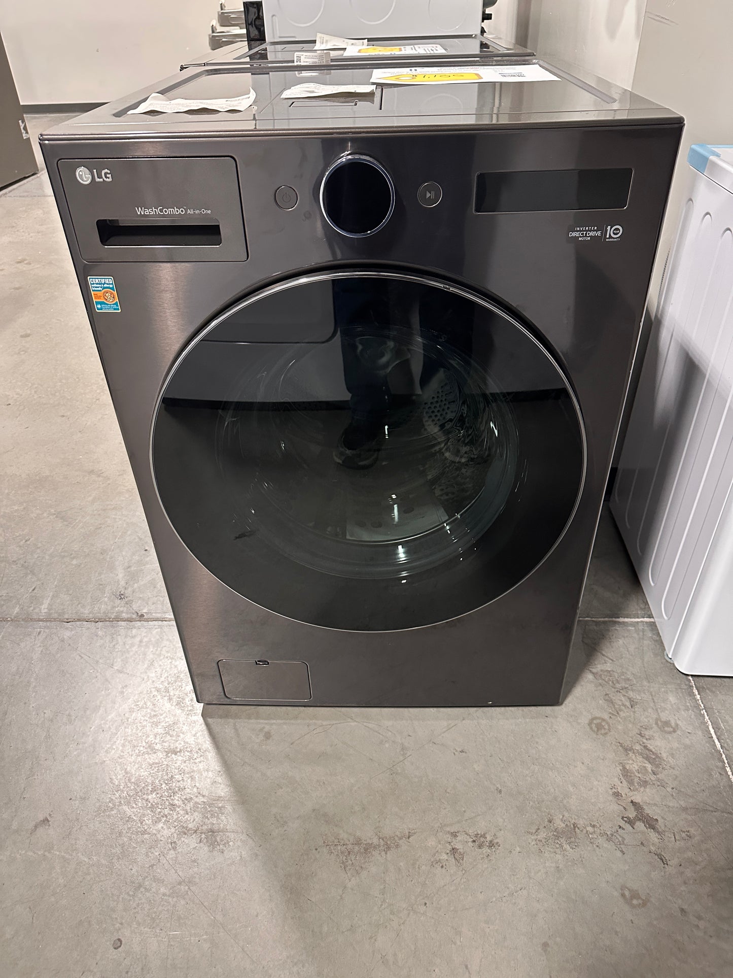 LG 5.0 Cu Ft WashCombo All-in-One Washer-Dryer Combo MODEL: WM6998HBA WAS13722