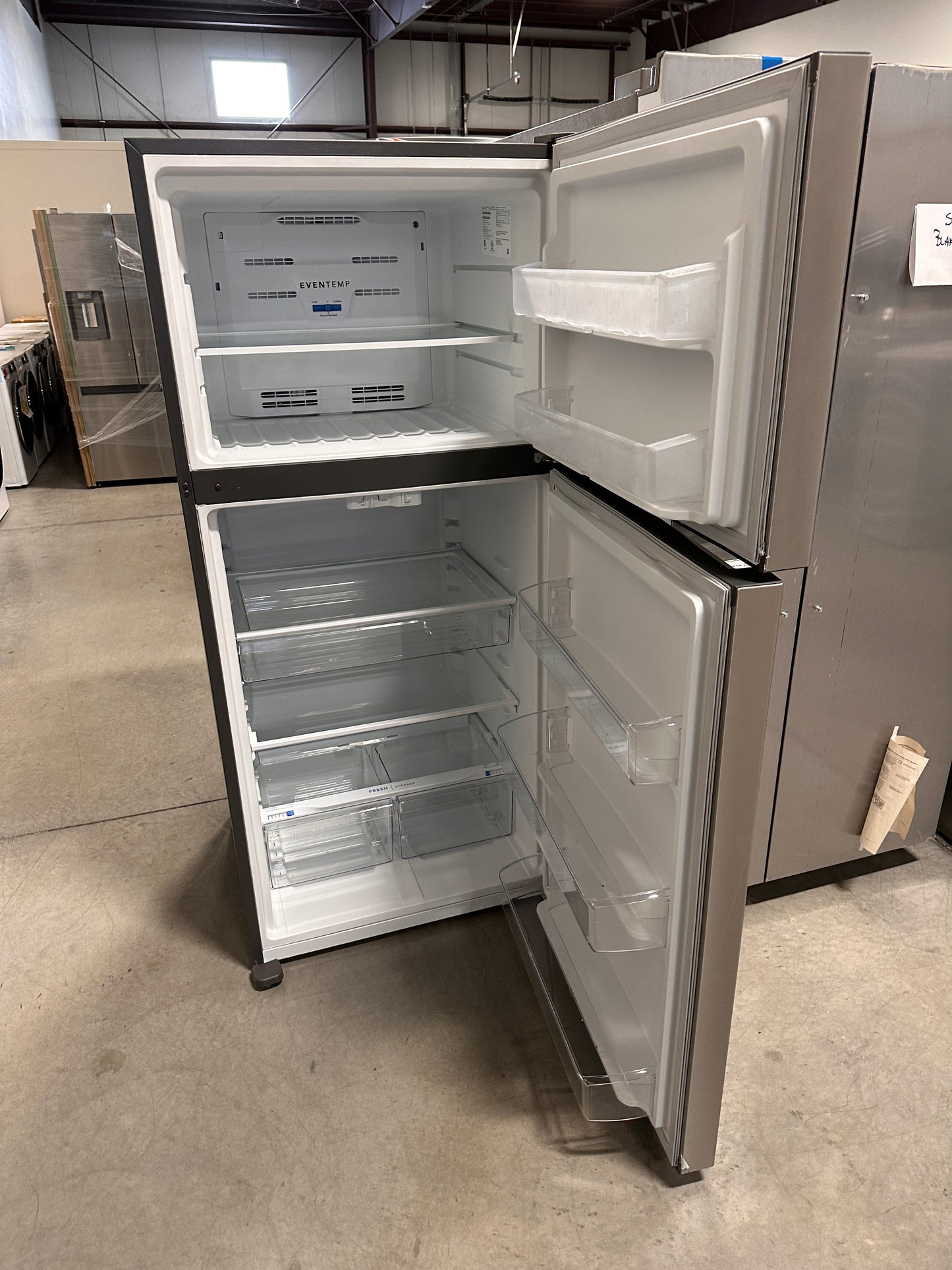 Frigidaire 20-cu ft Top-Freezer Refrigerator Garage Ready MODEL: LFTR2045VF REF13727